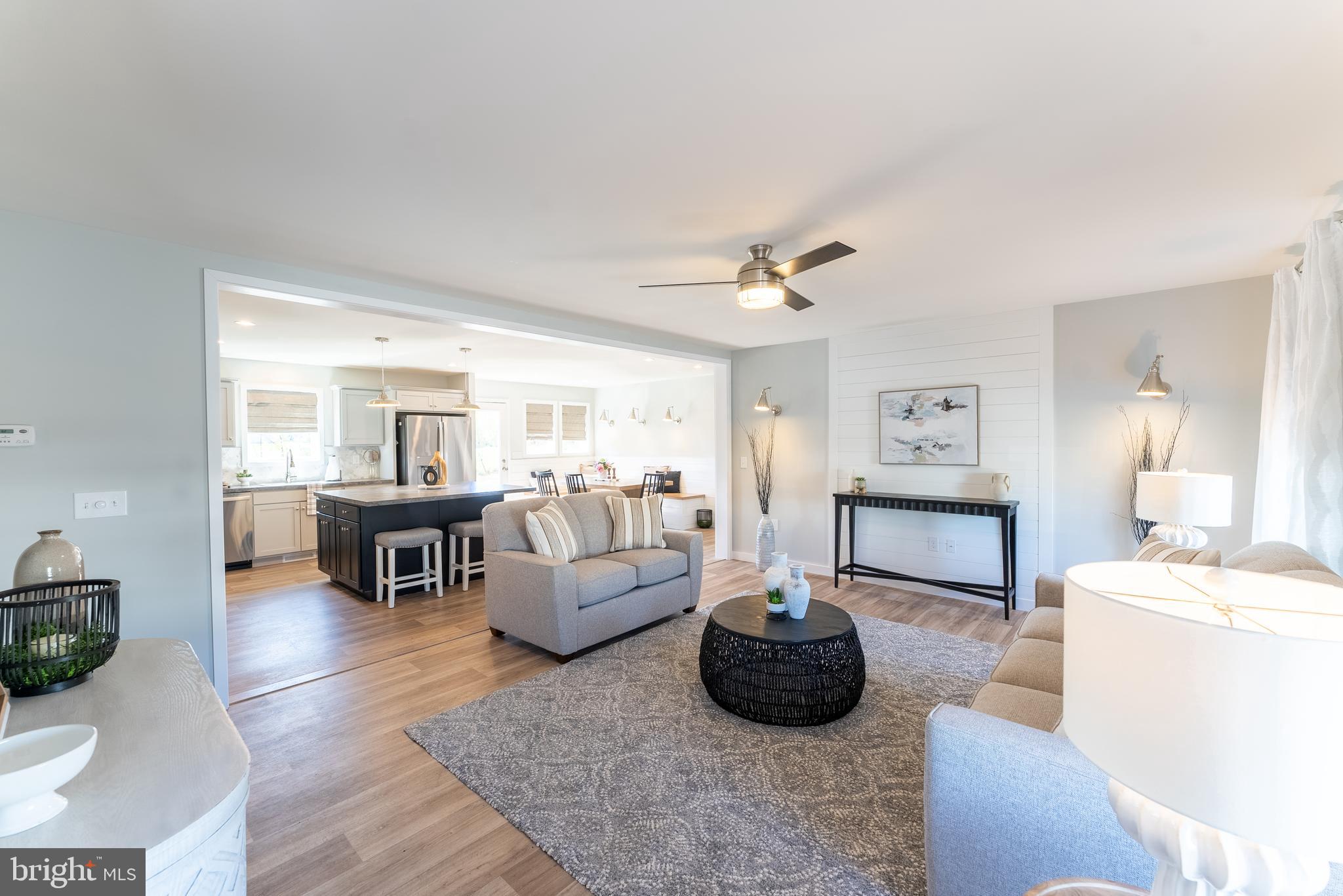 CAPTAIN'S COVE - Residential