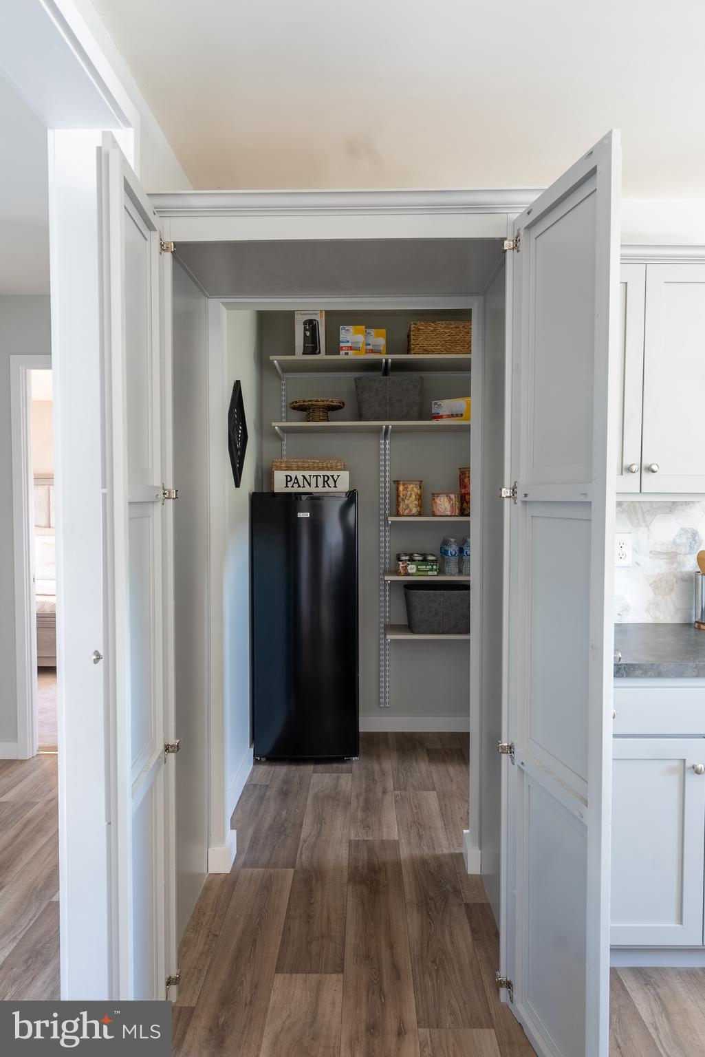 CAPTAIN'S COVE - Residential