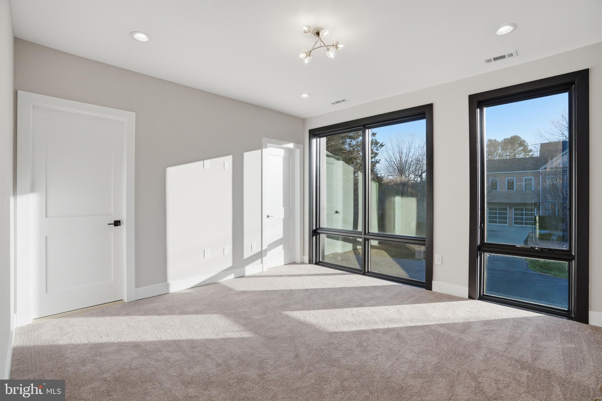 CHESTERBROOK - Residential