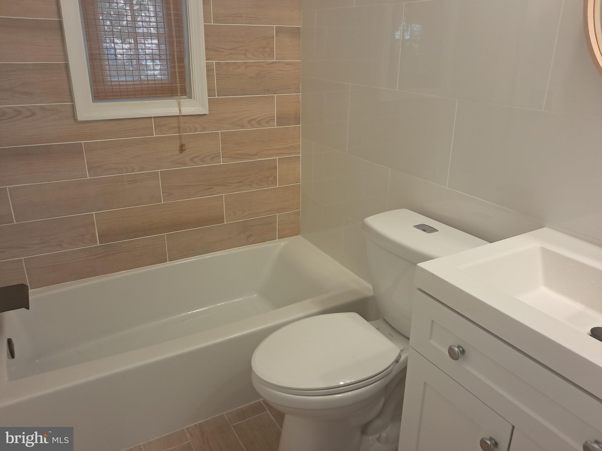 GLENVIEW - Residential Lease