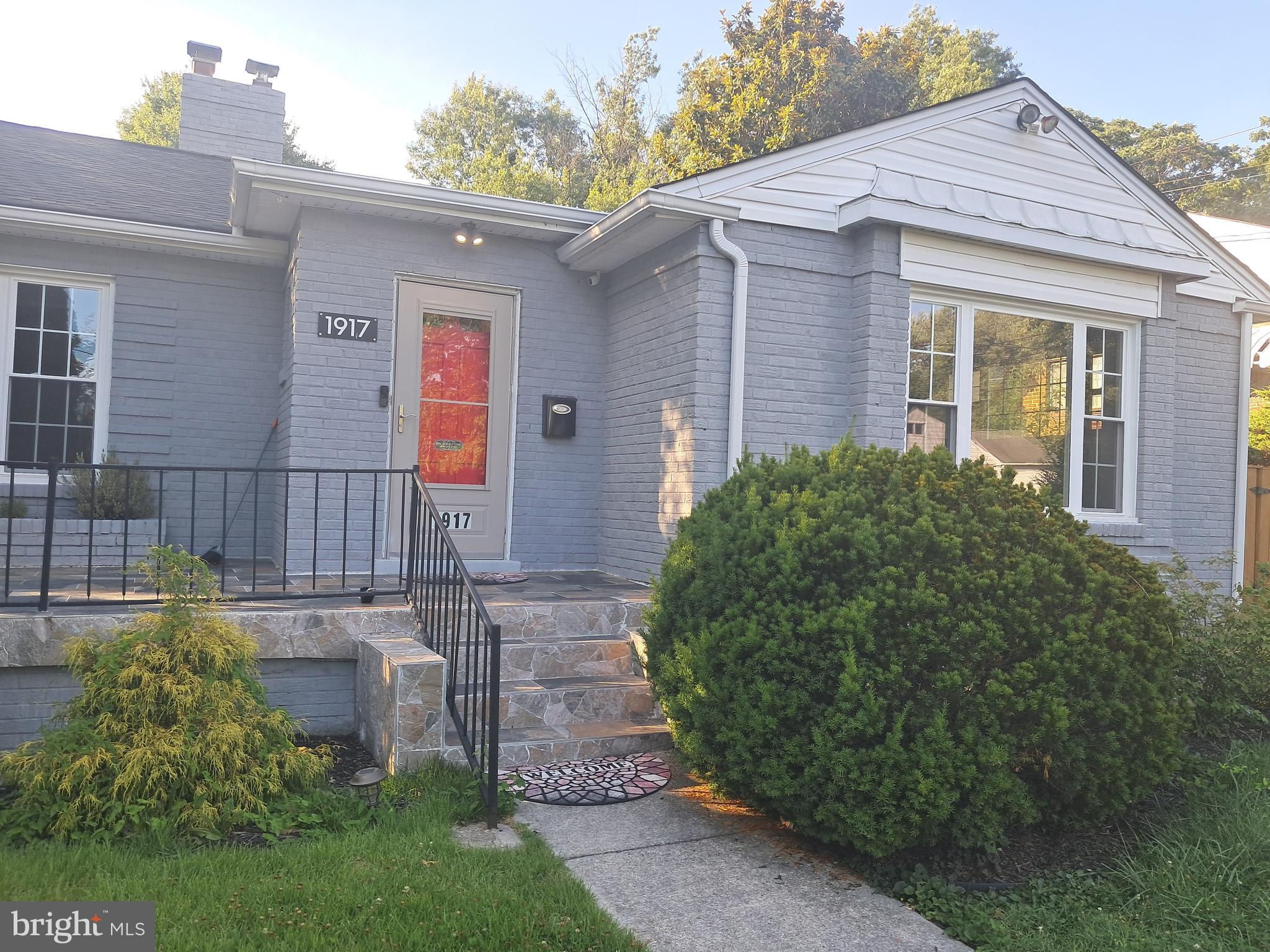 GLENVIEW - Residential Lease