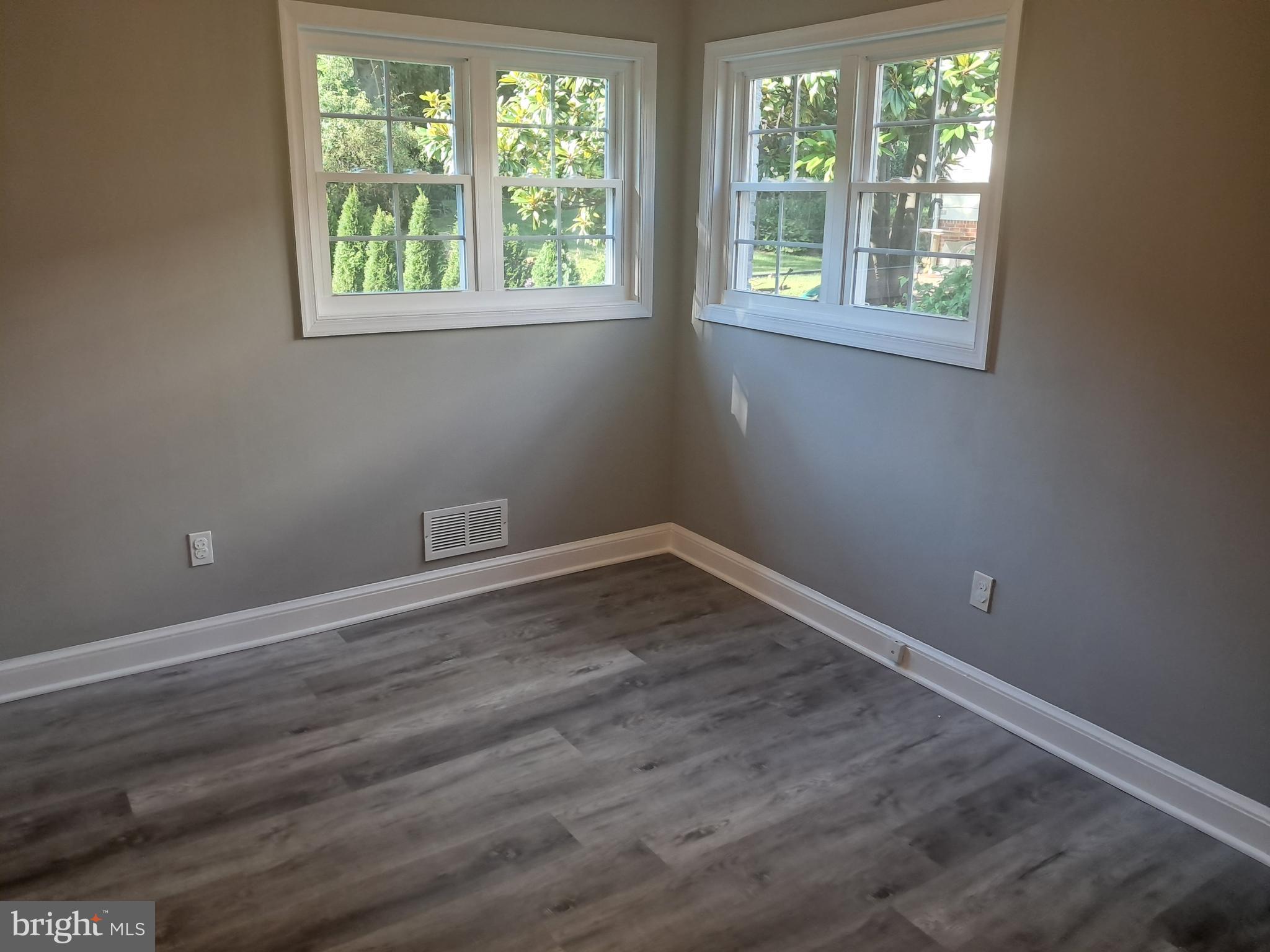 GLENVIEW - Residential Lease