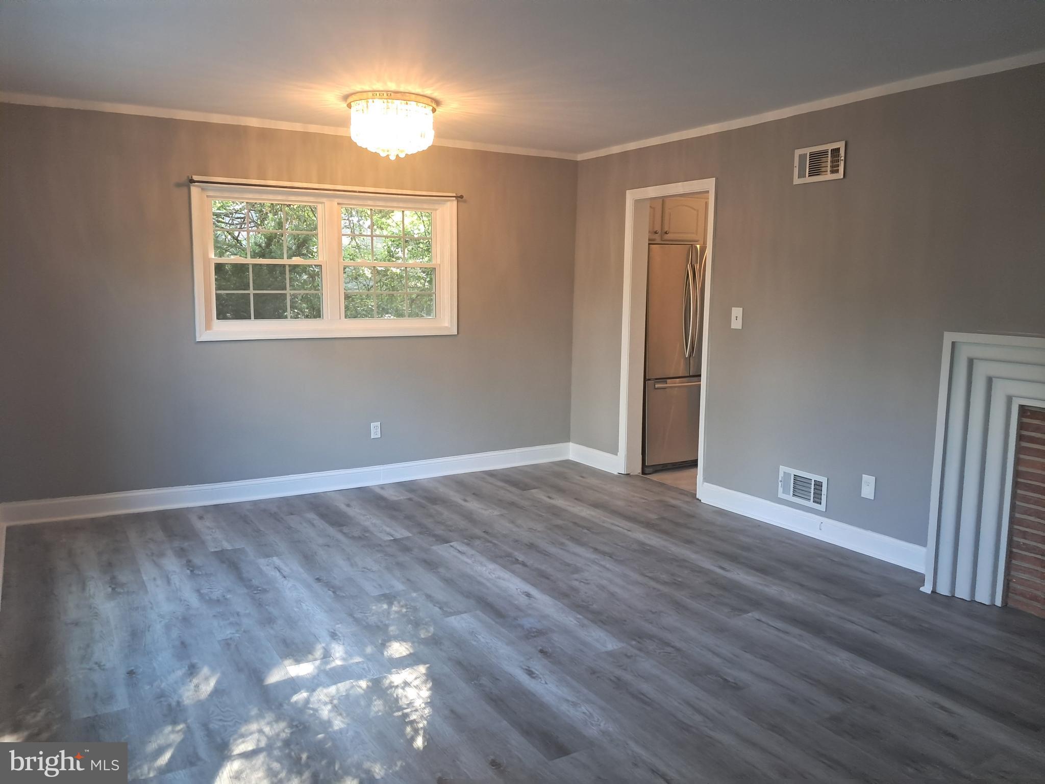 GLENVIEW - Residential Lease