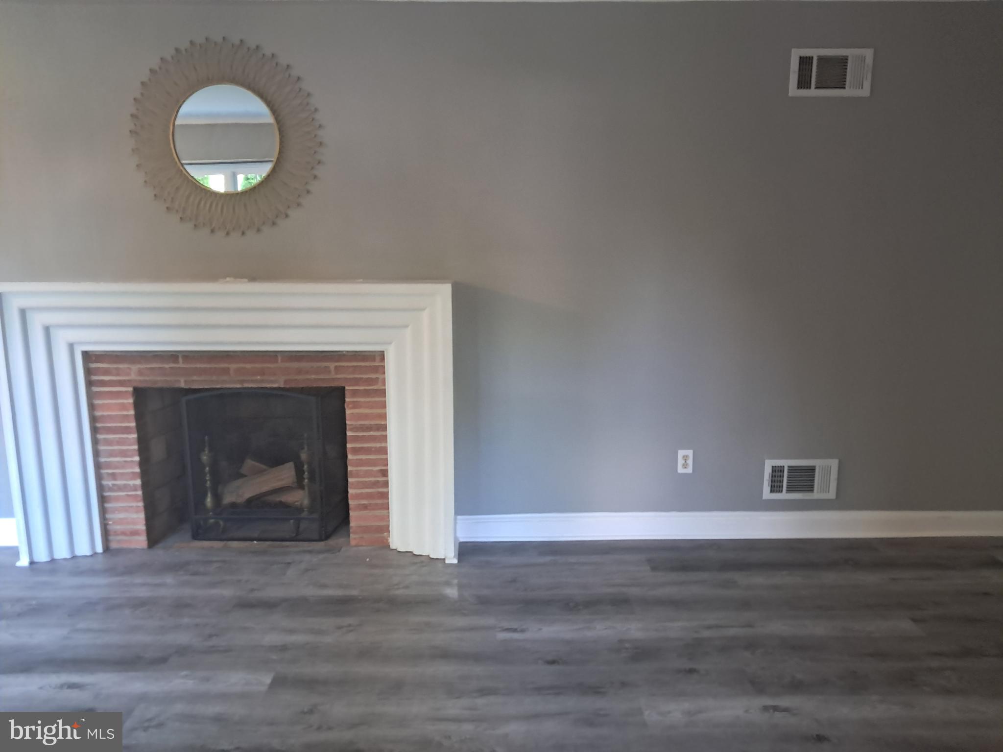 GLENVIEW - Residential Lease