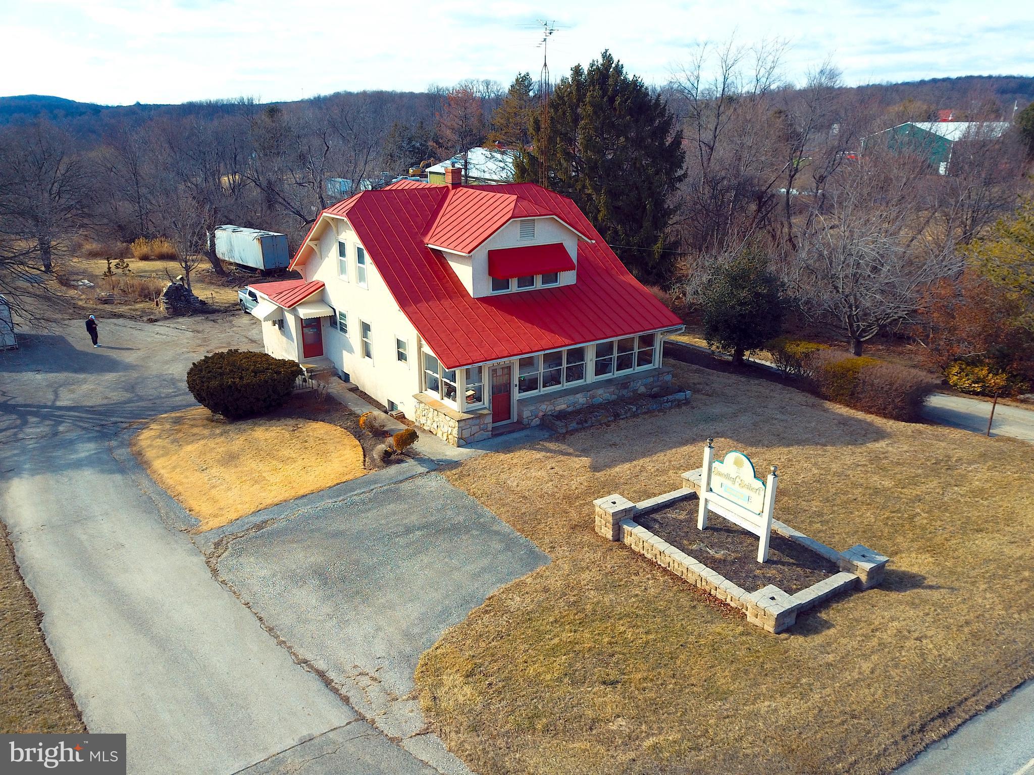 1017 POTTSTOWN PIKE