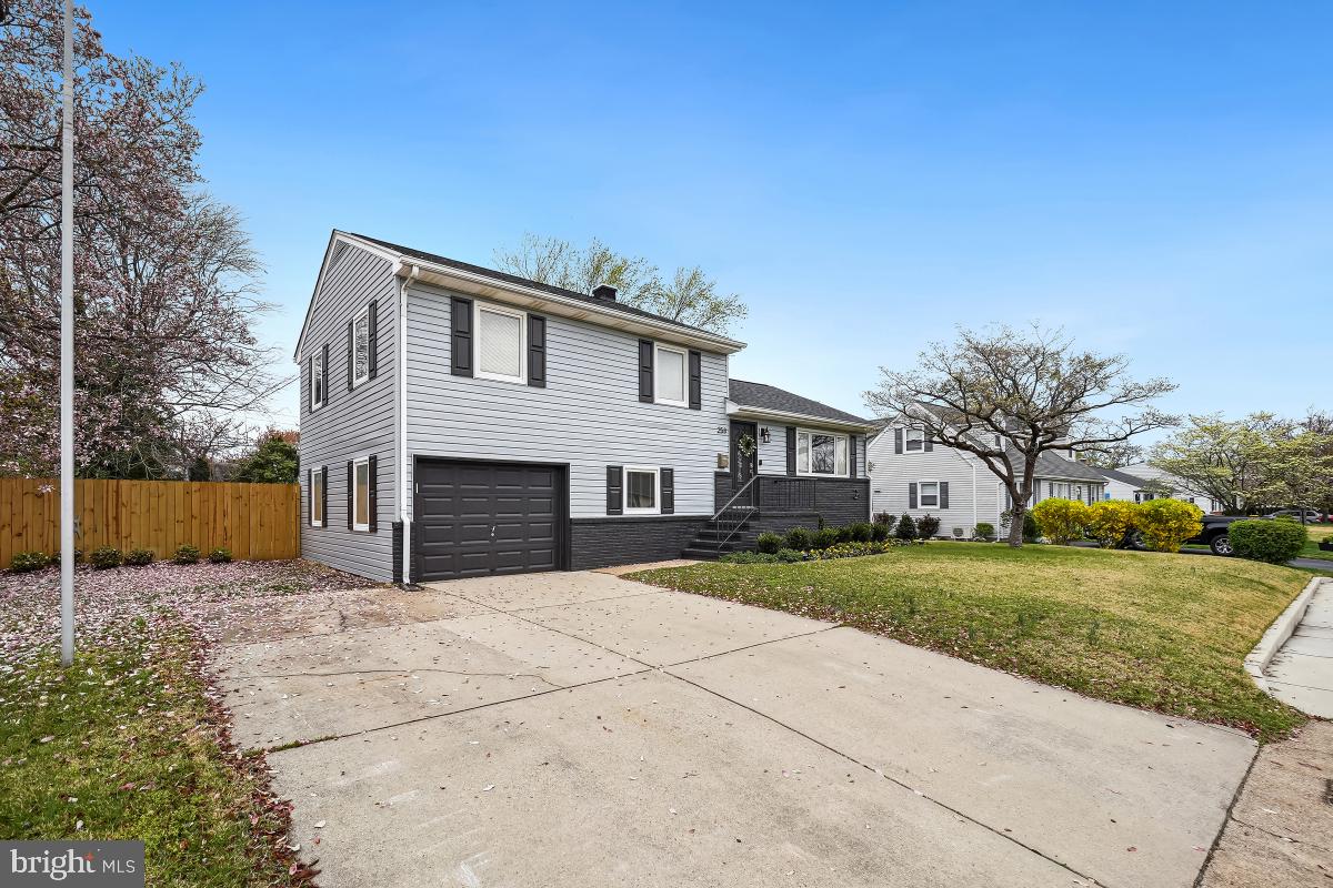 RIVIERA BEACH - Residential