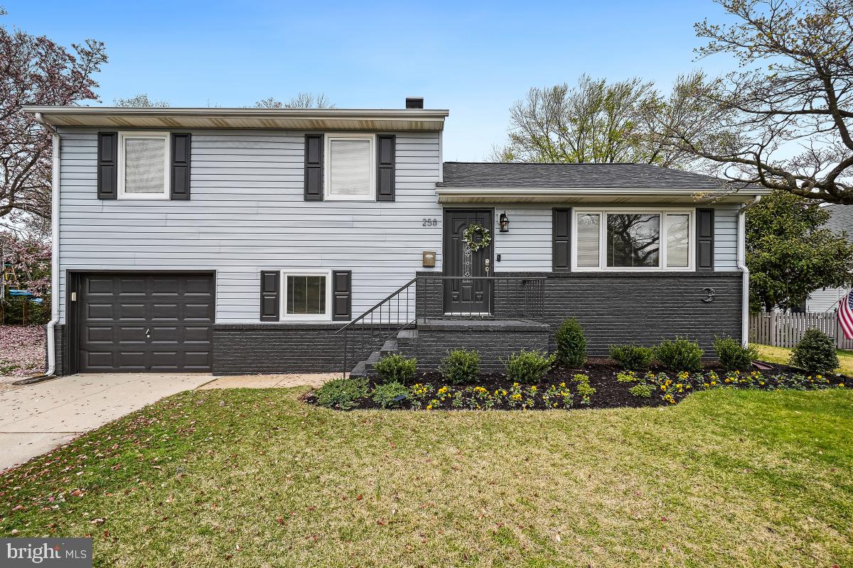 RIVIERA BEACH - Residential