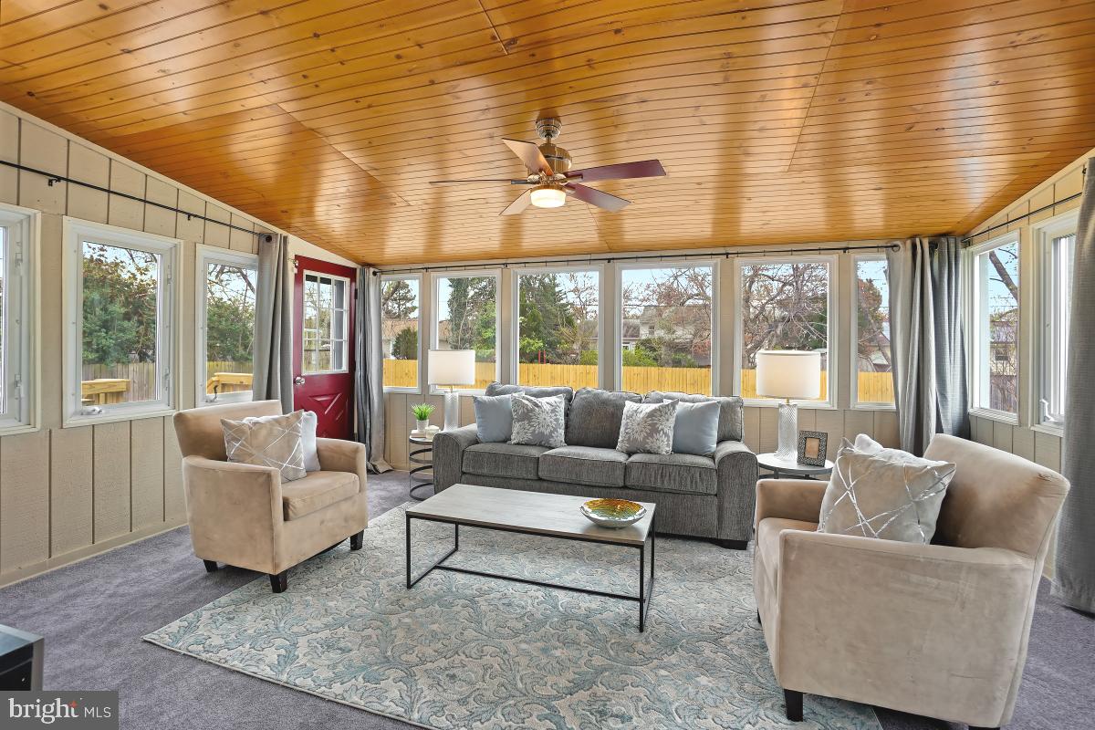 RIVIERA BEACH - Residential