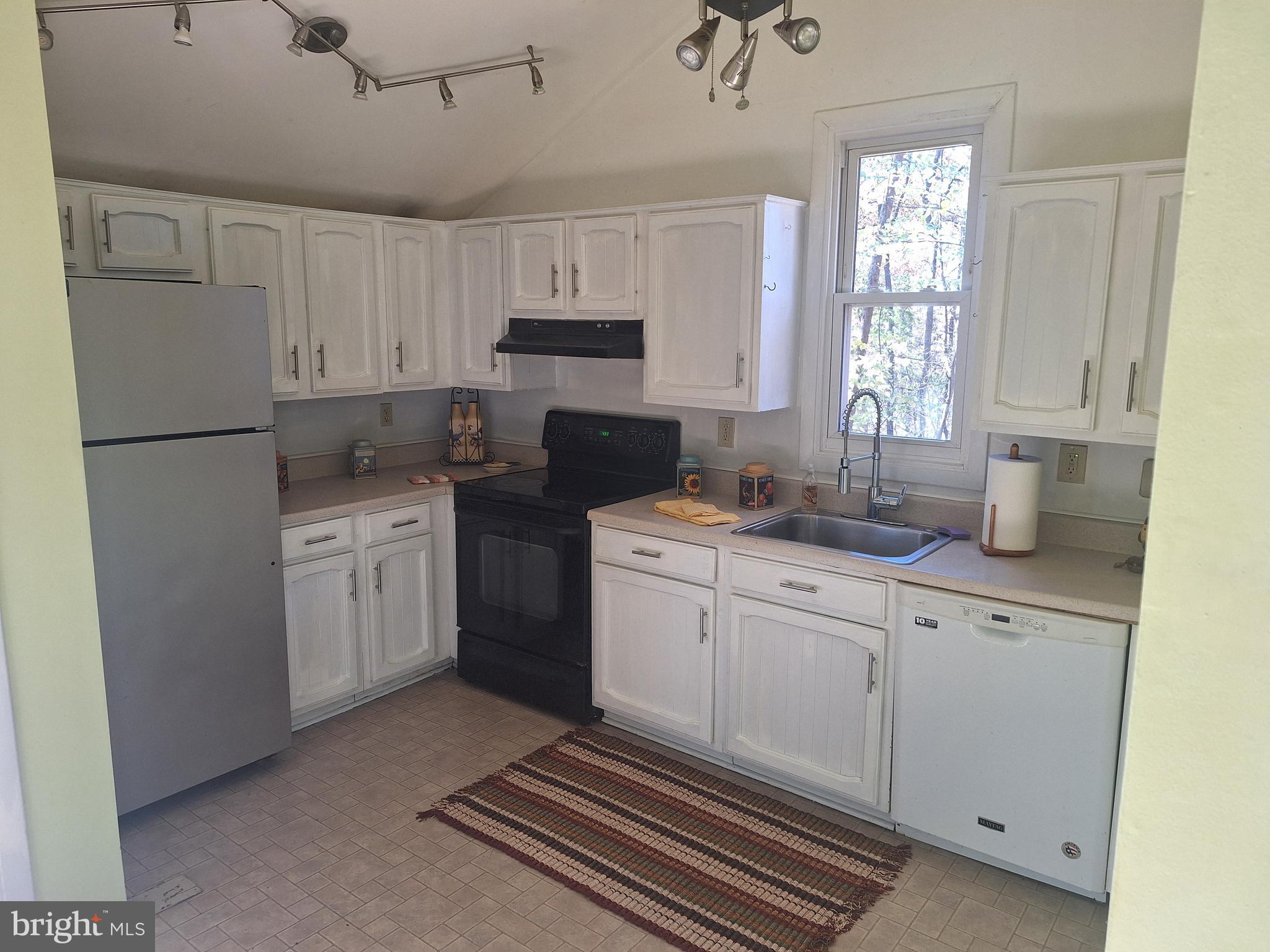 KEYES FERRY ACRES - Residential