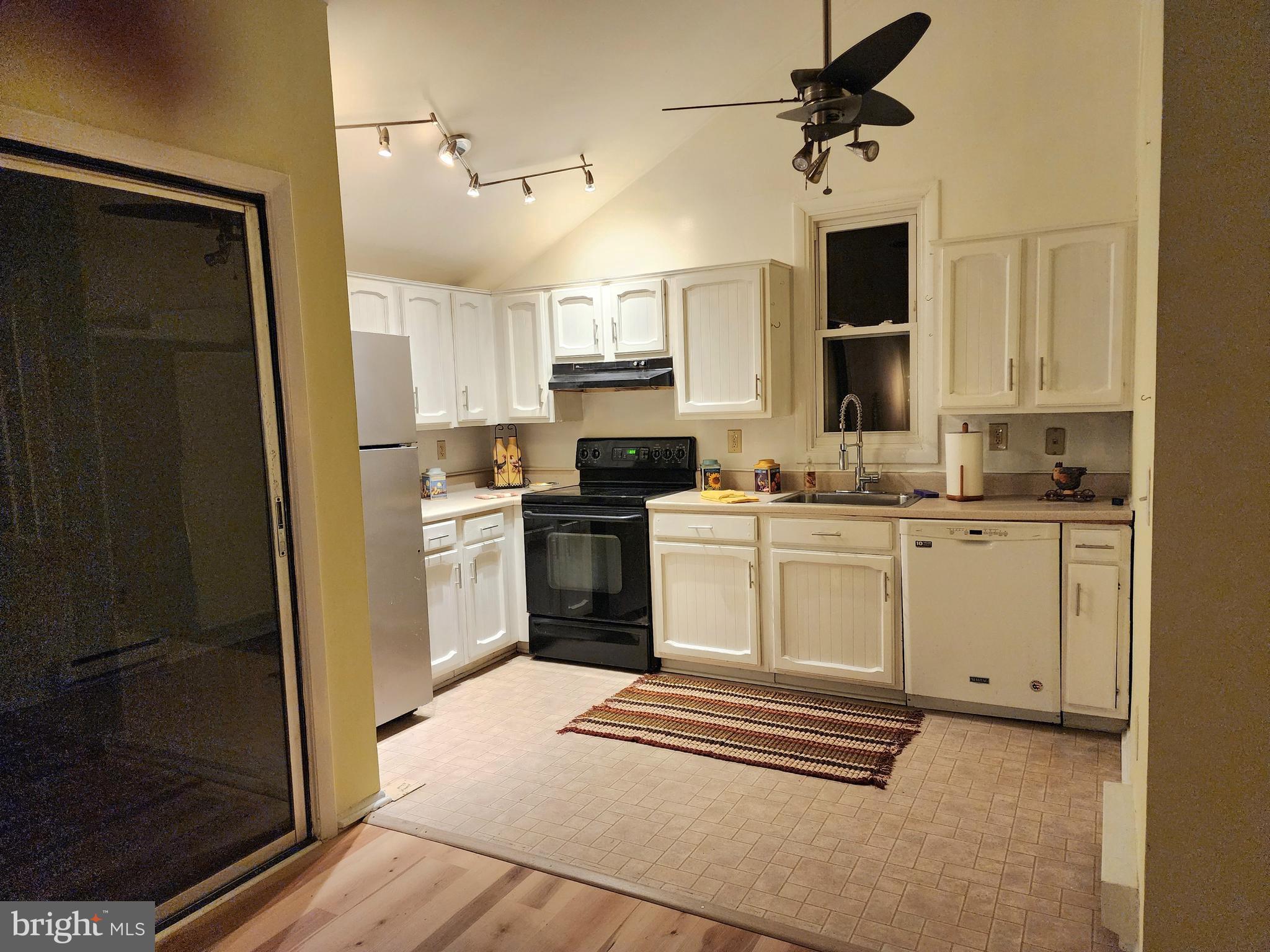 KEYES FERRY ACRES - Residential