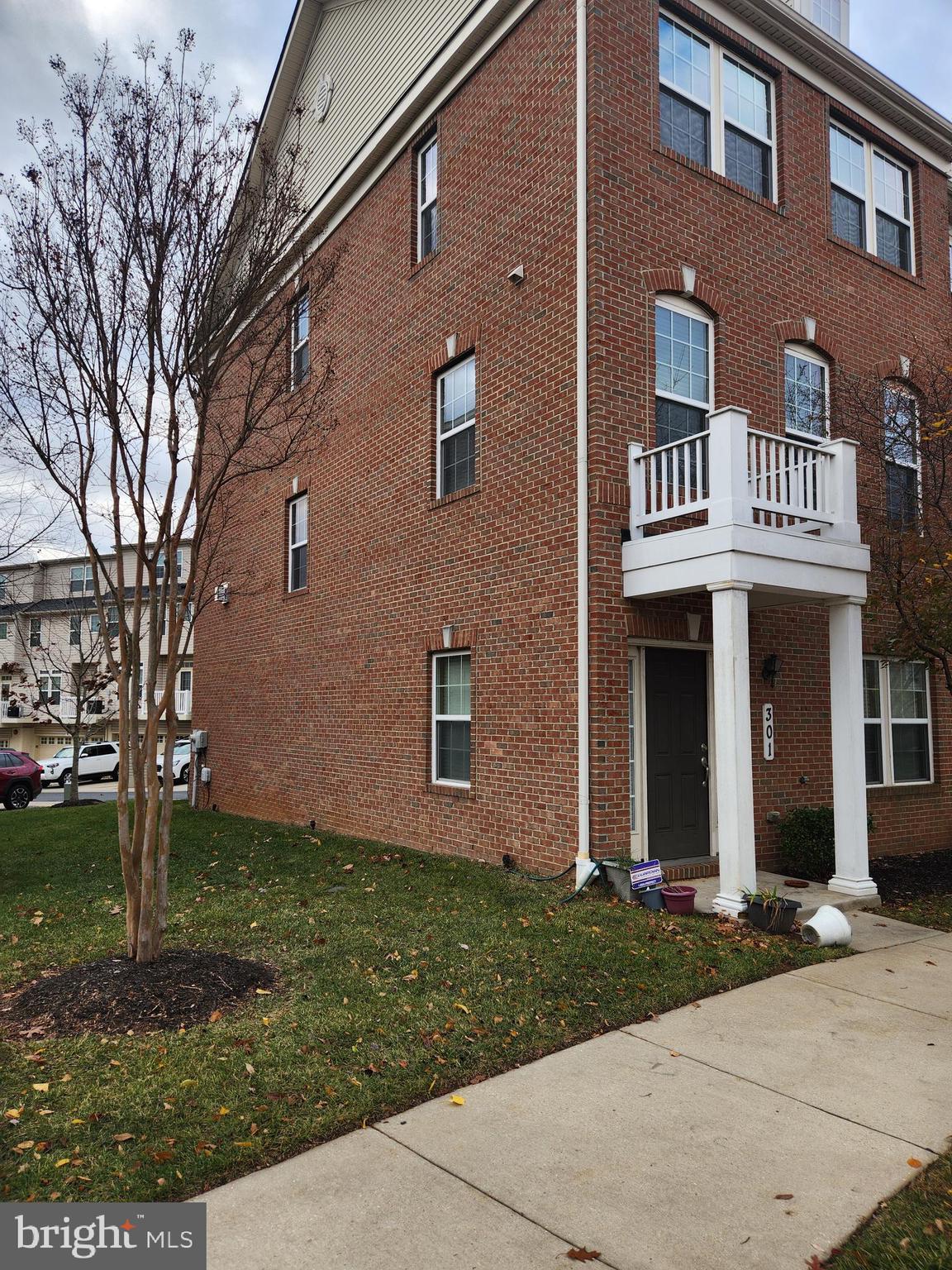 ESPLANADE AT RED RUN - Residential Lease