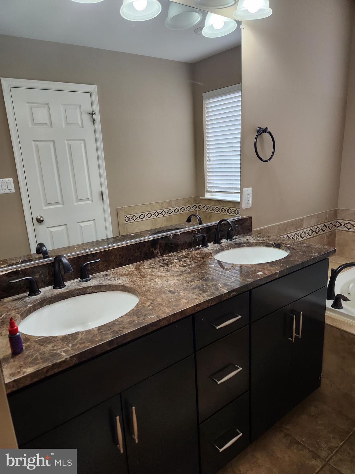 ESPLANADE AT RED RUN - Residential Lease