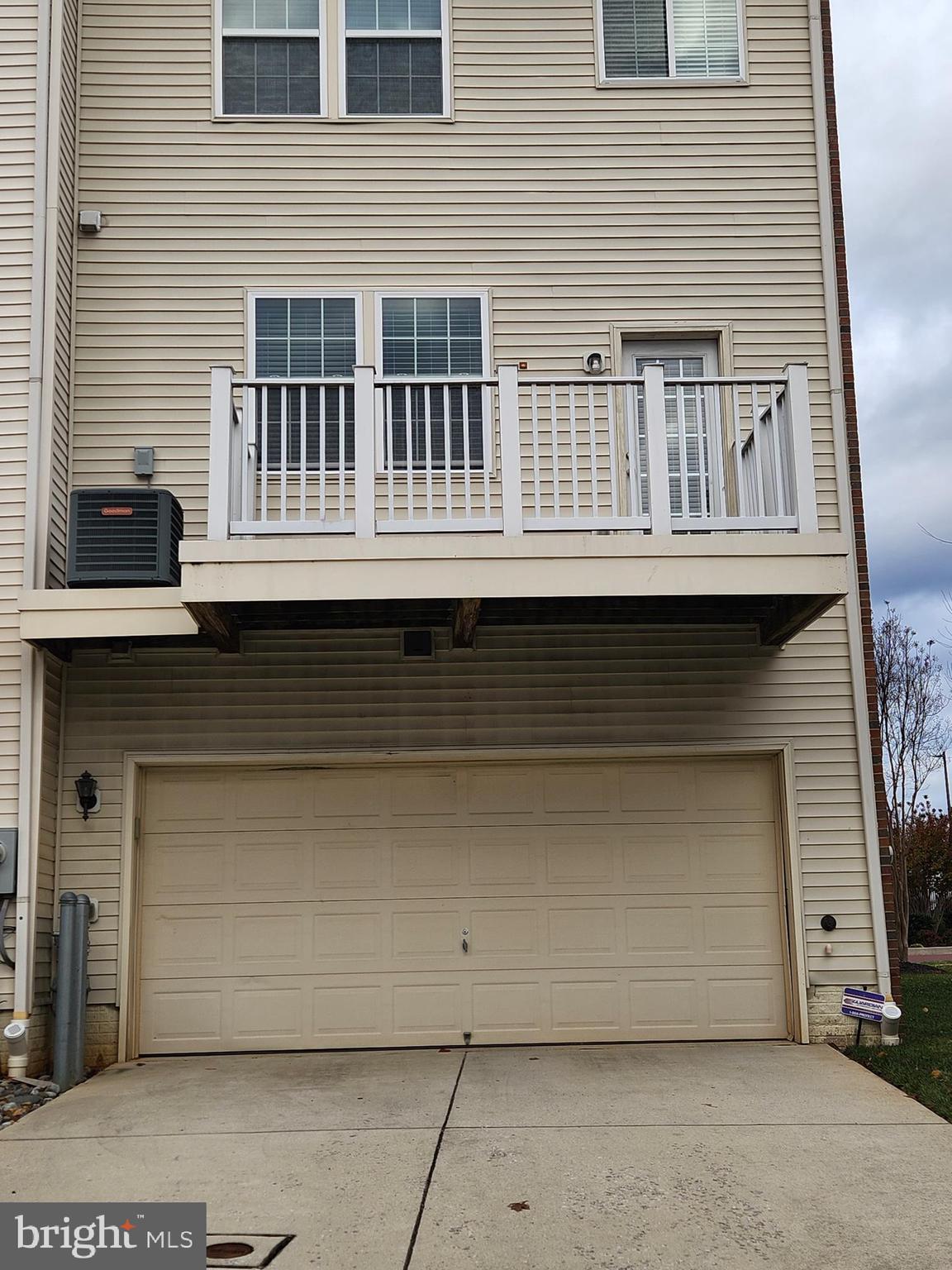 ESPLANADE AT RED RUN - Residential Lease