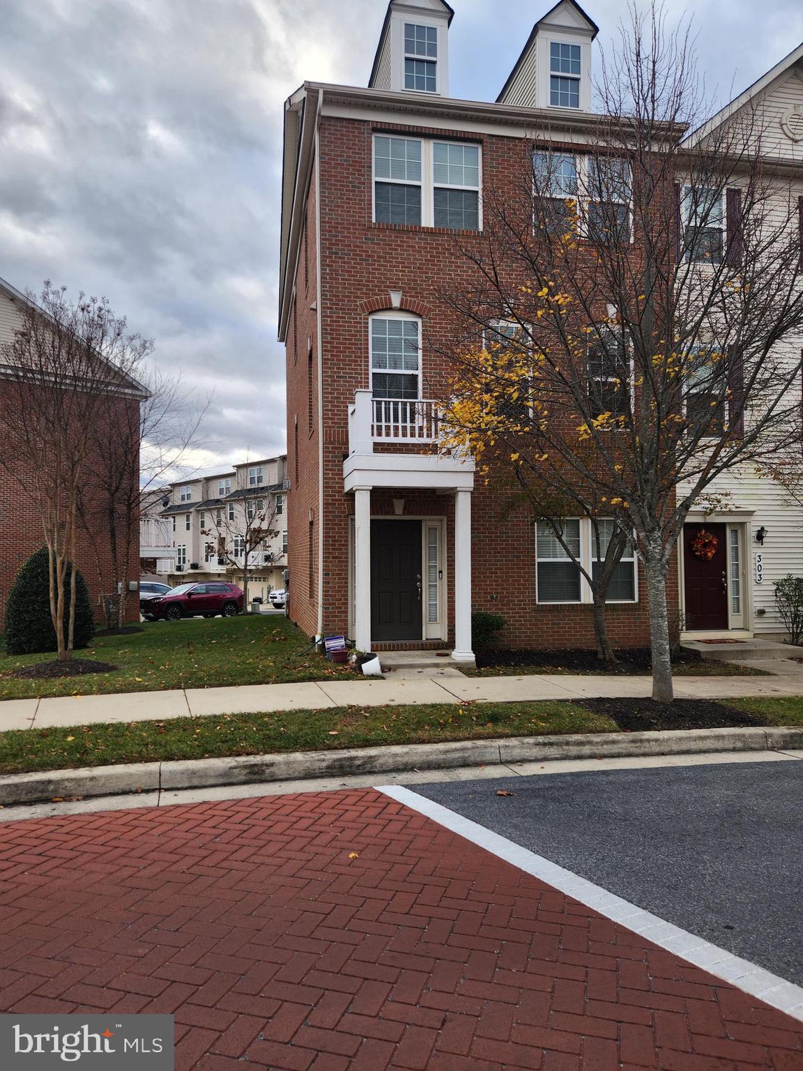 ESPLANADE AT RED RUN - Residential Lease