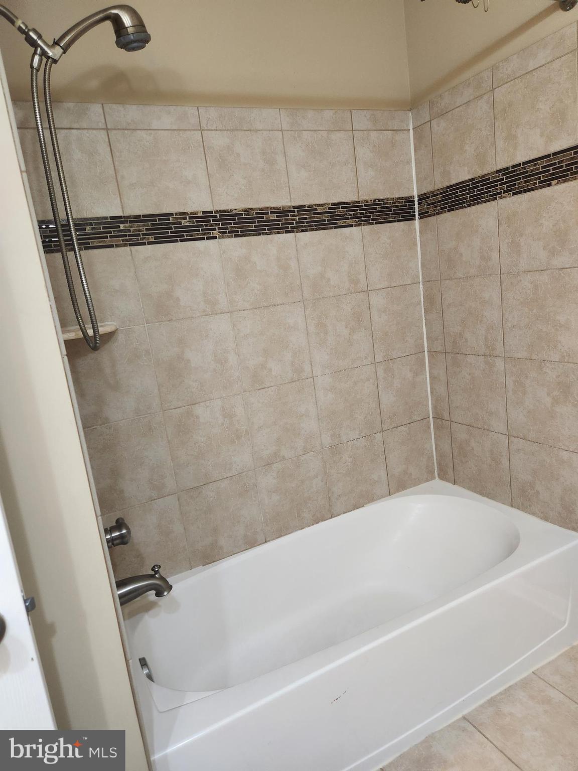 ESPLANADE AT RED RUN - Residential Lease