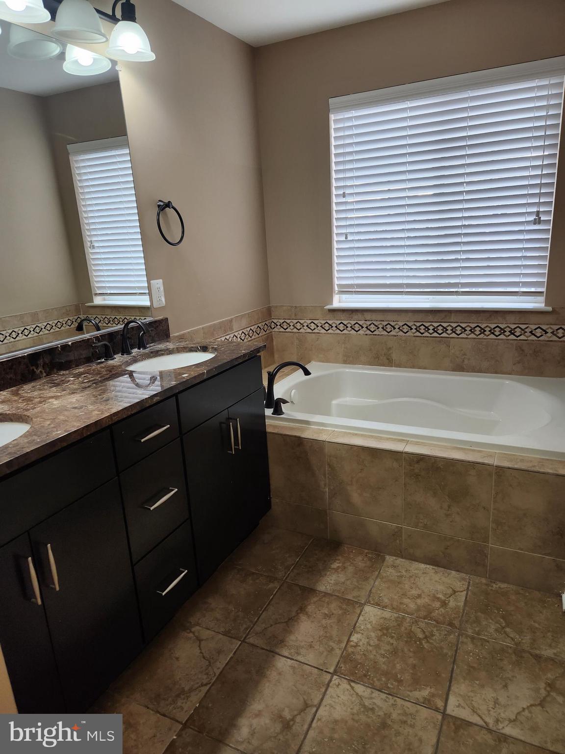 ESPLANADE AT RED RUN - Residential Lease