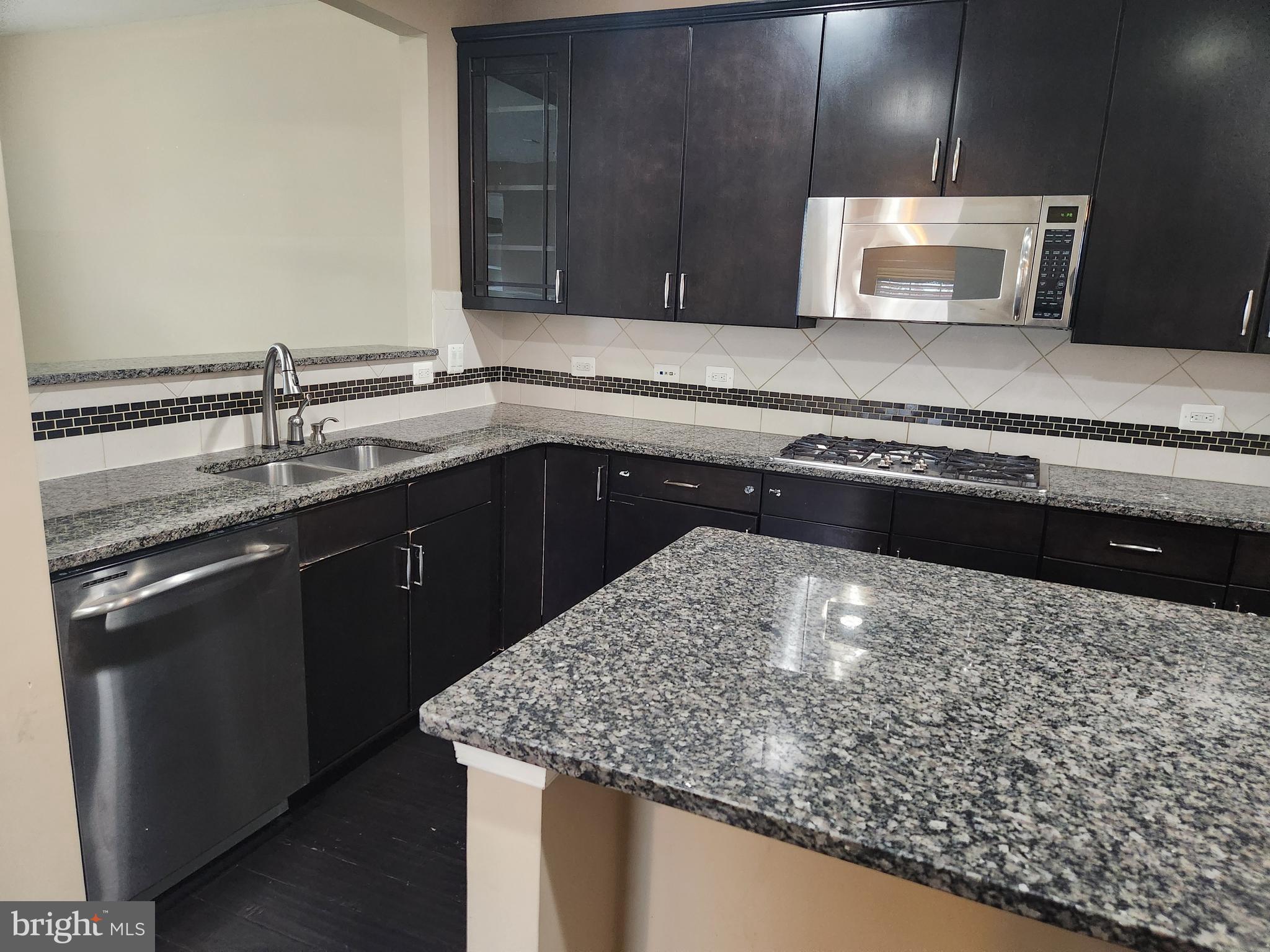 ESPLANADE AT RED RUN - Residential Lease