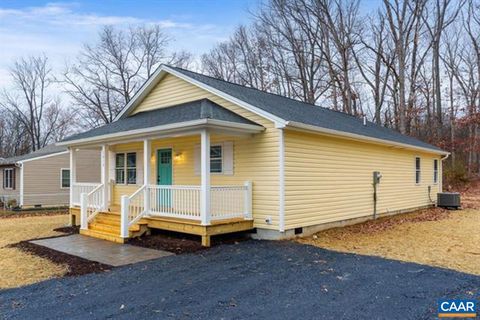 Tiny photo for 1015 Gardner St, WAYNESBORO, VA 22980 (MLS # 676251)