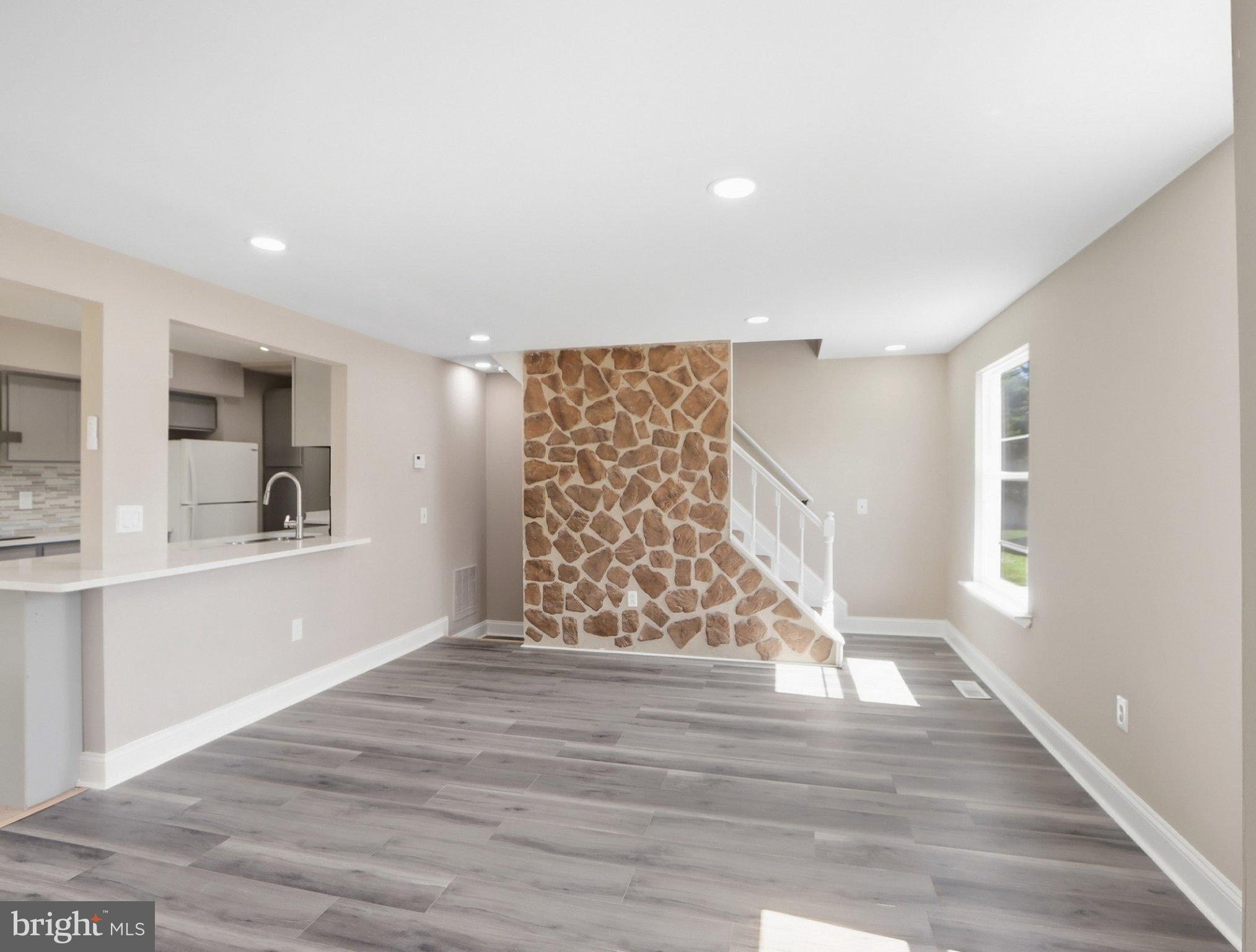 52 EWING DRIVE B