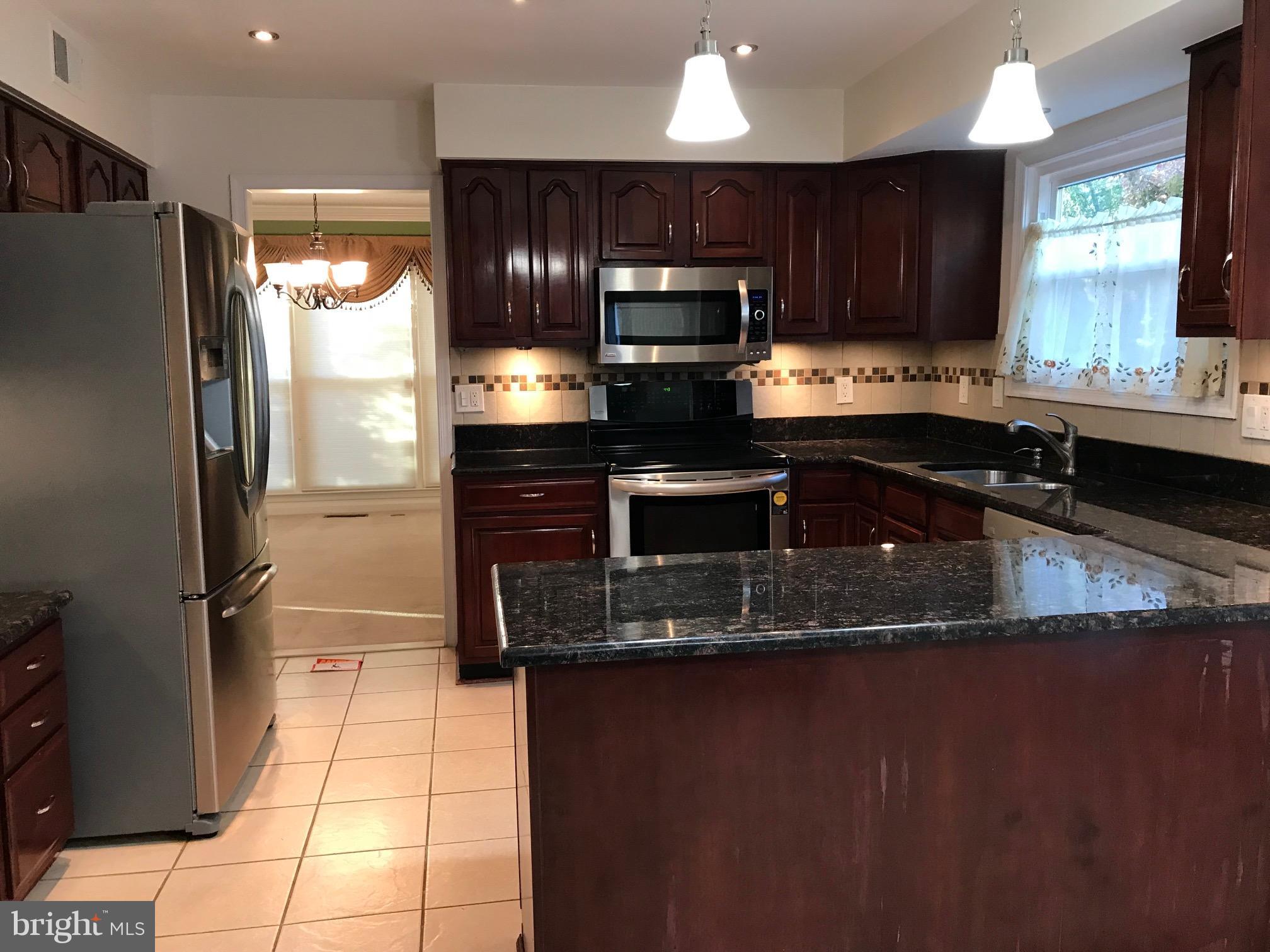 FOUR SEASONS - Residential Lease