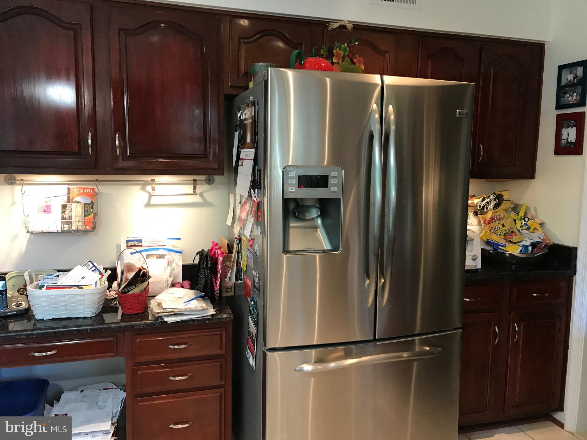 FOUR SEASONS - Residential Lease