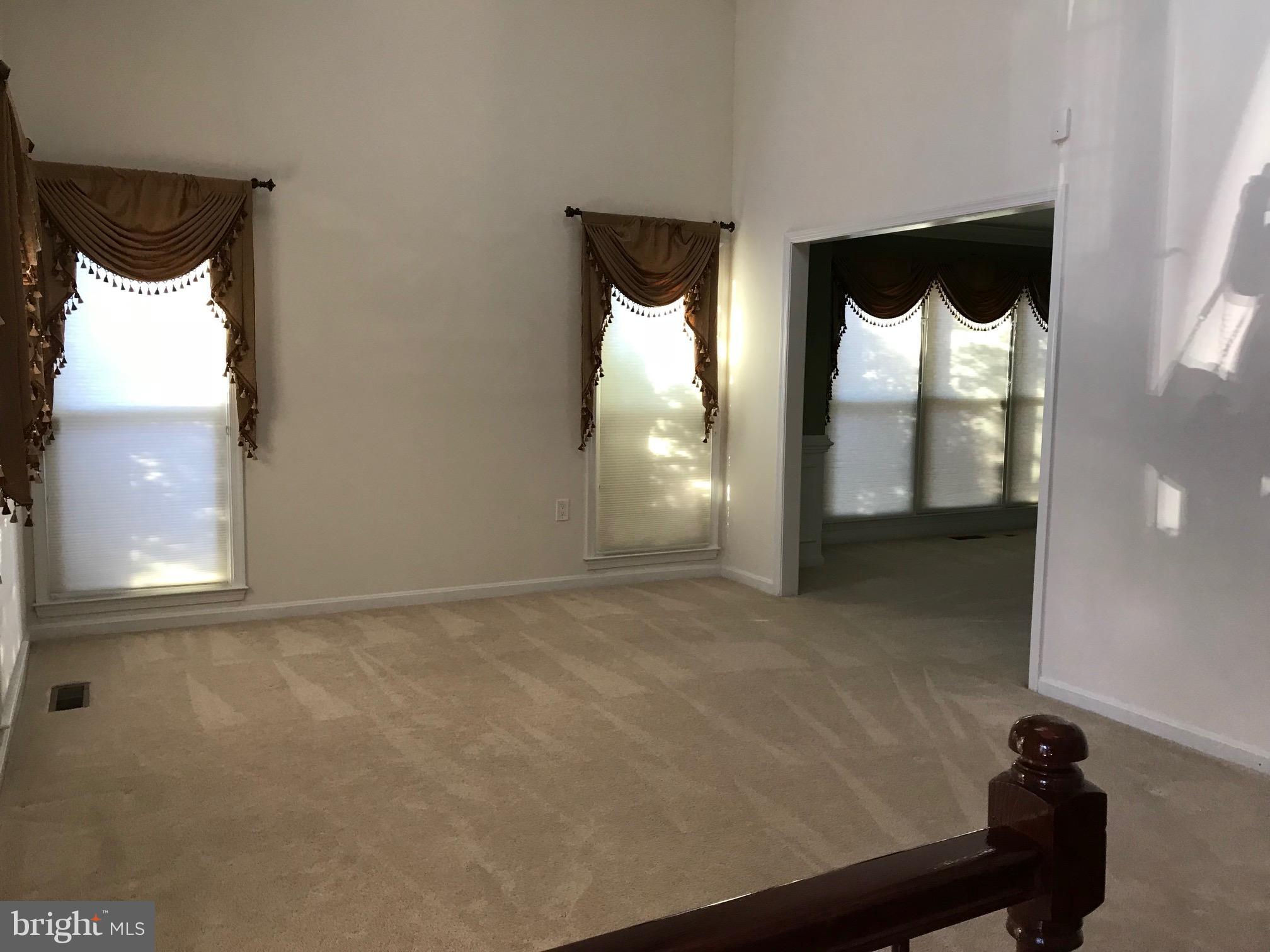 FOUR SEASONS - Residential Lease