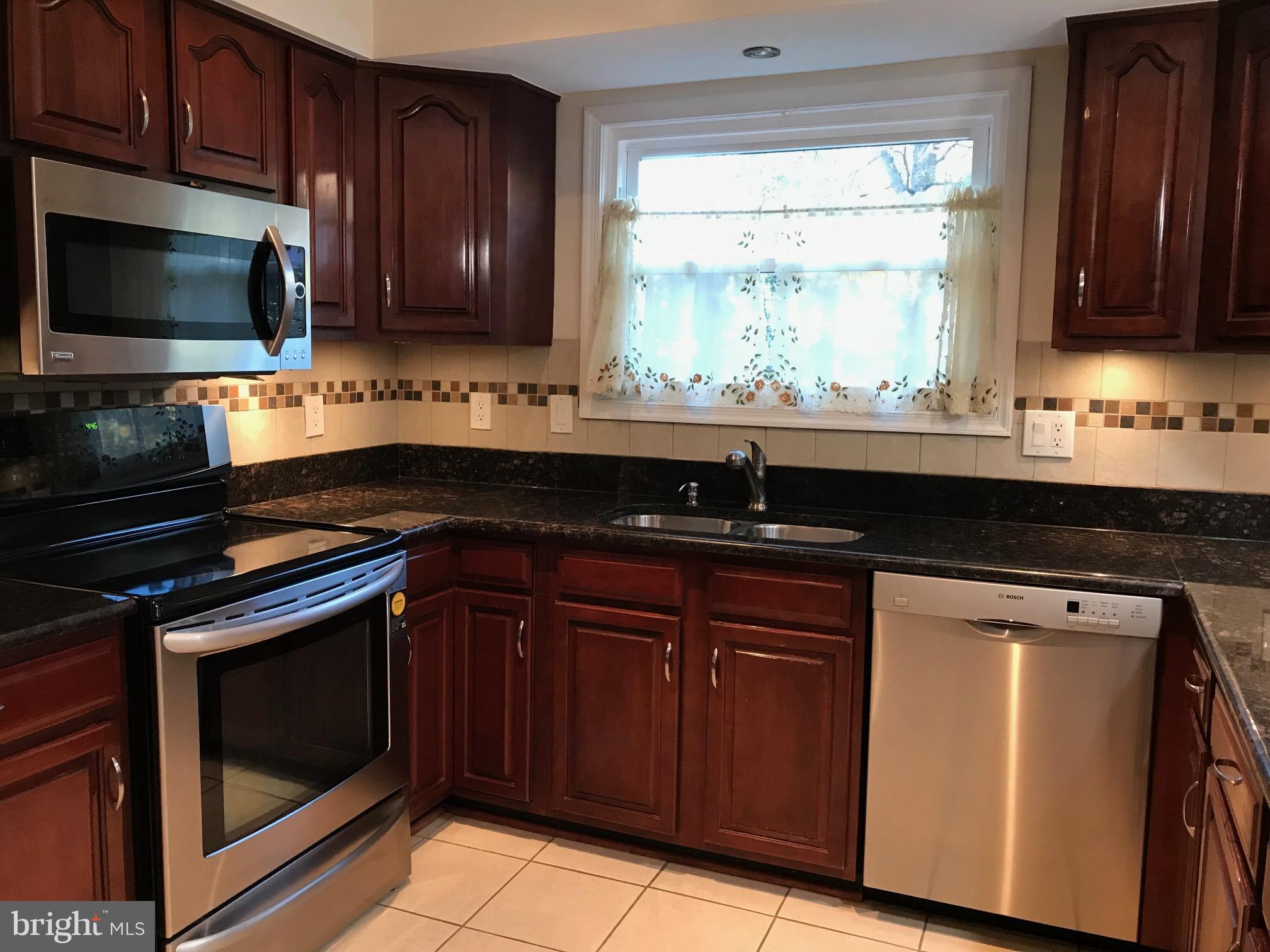 FOUR SEASONS - Residential Lease