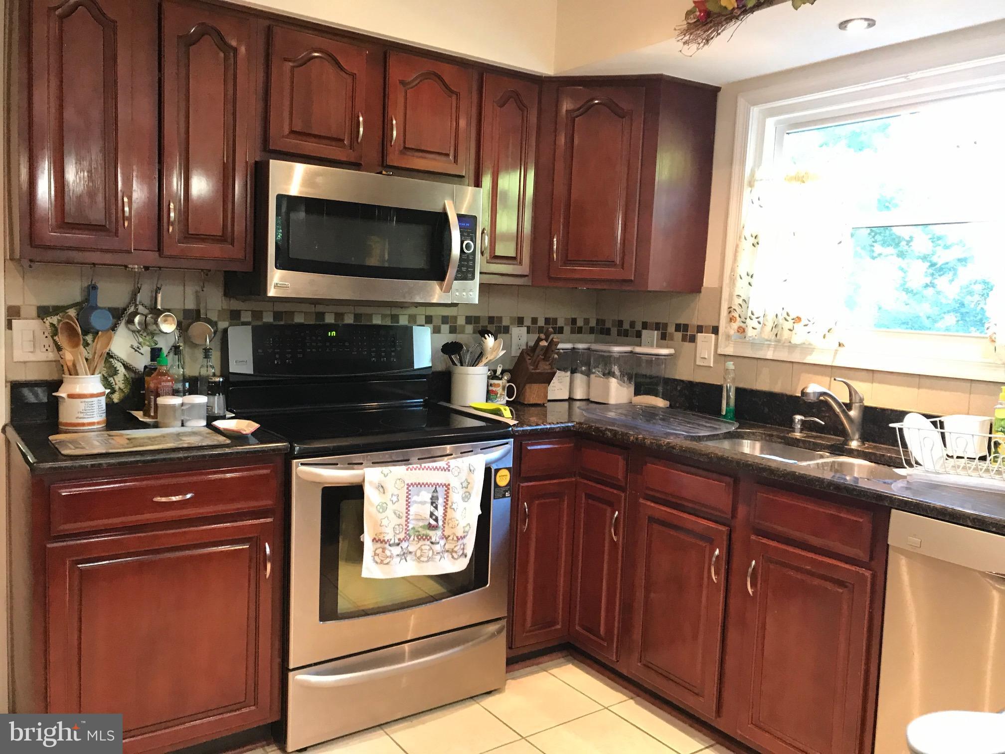 FOUR SEASONS - Residential Lease