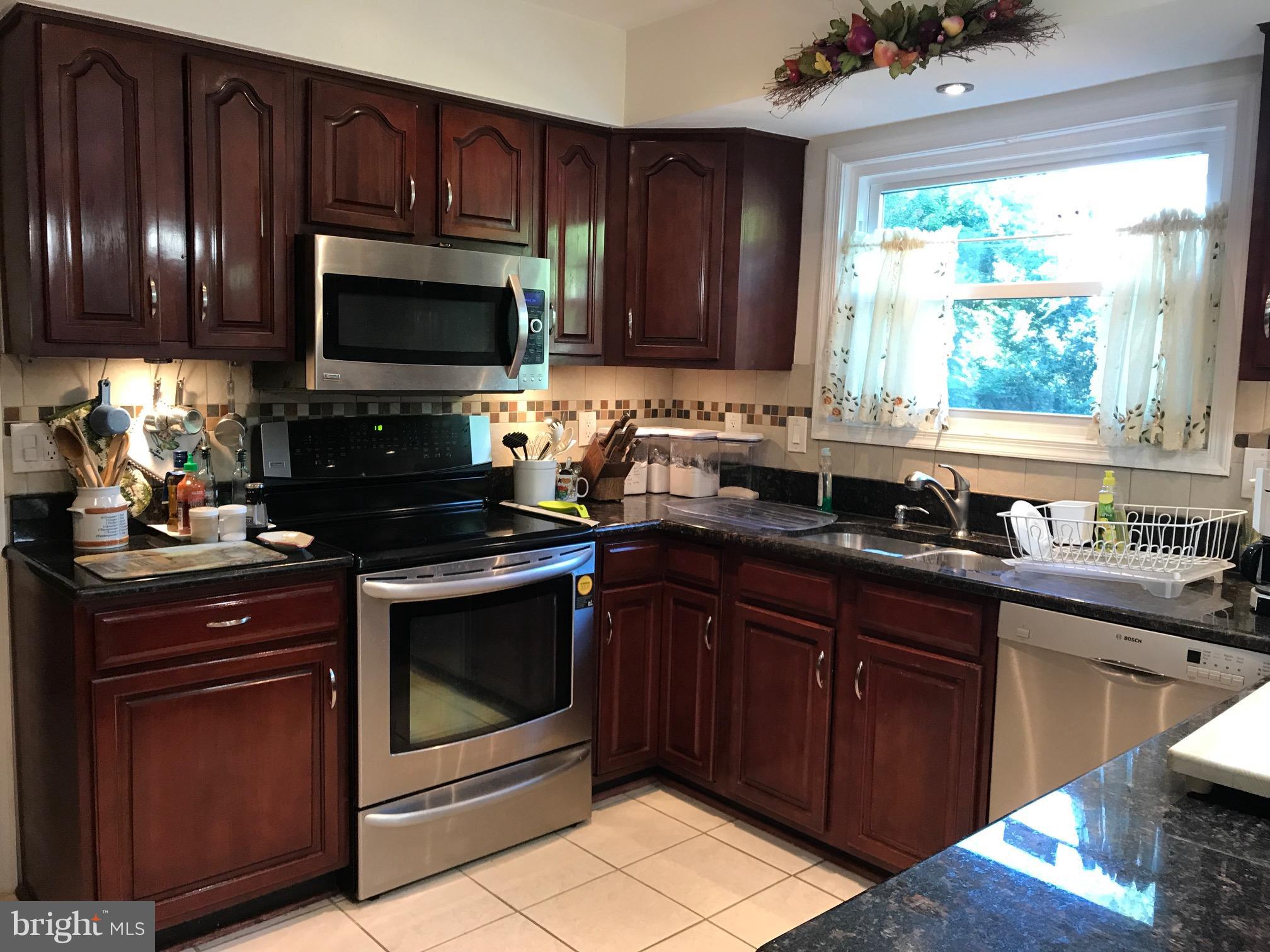 FOUR SEASONS - Residential Lease