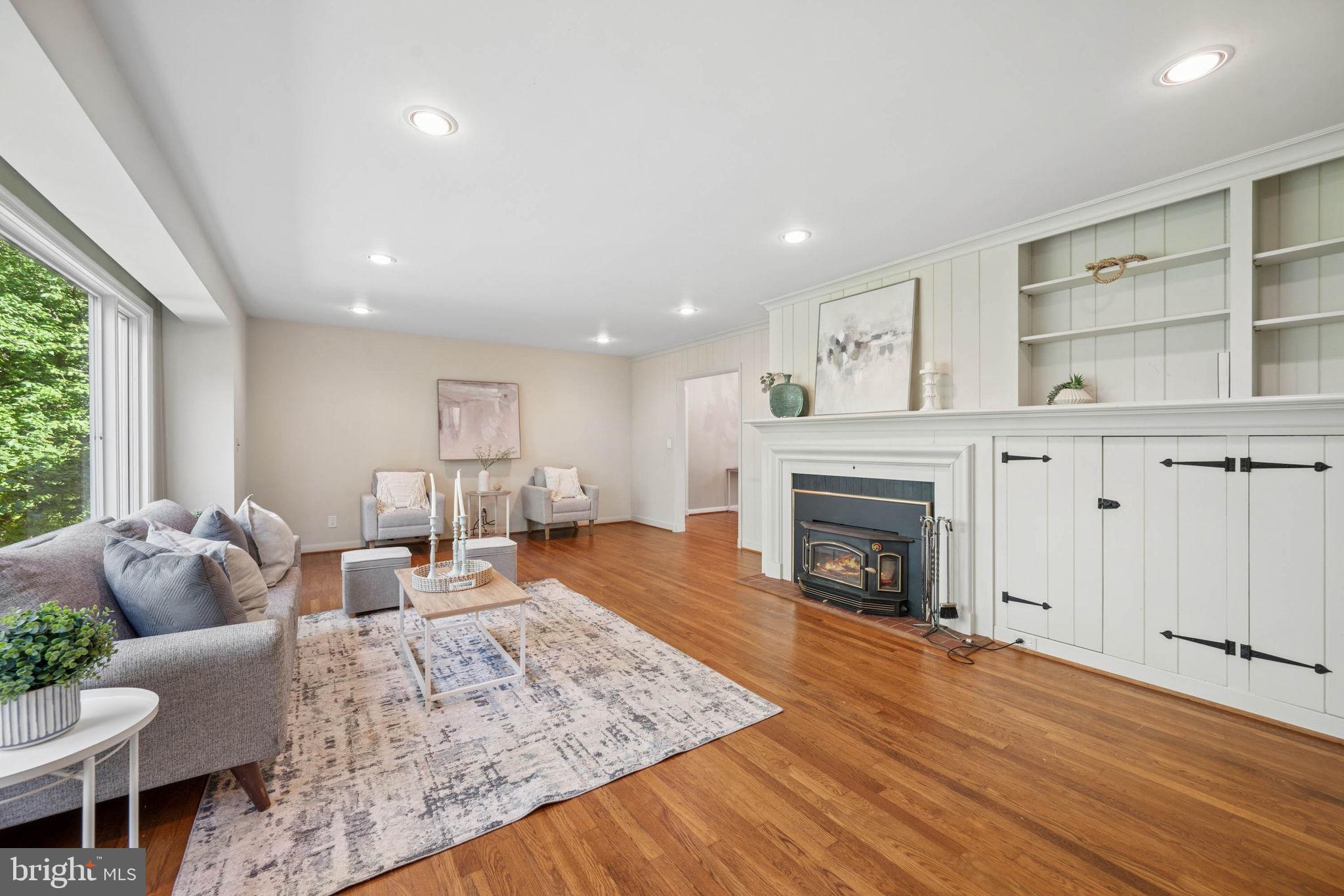 21 WORTHINGTON HILL DRIVE
