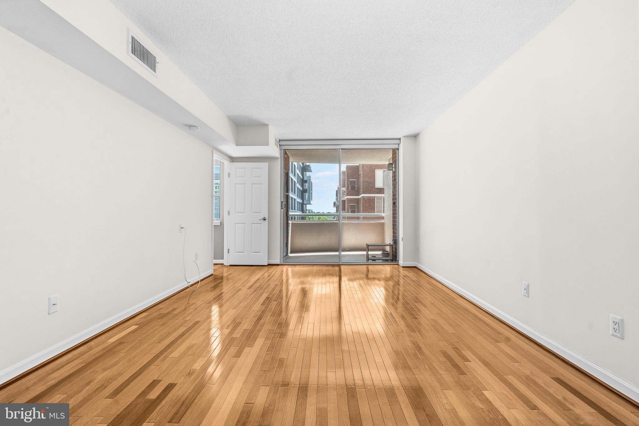 THE CHRISTOPHER - Residential
