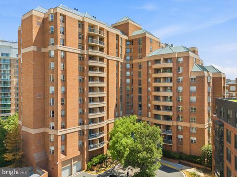 Photo of 4808 Moorland Lane #607, BETHESDA, MD 20814 (MLS # MDMC2232124)