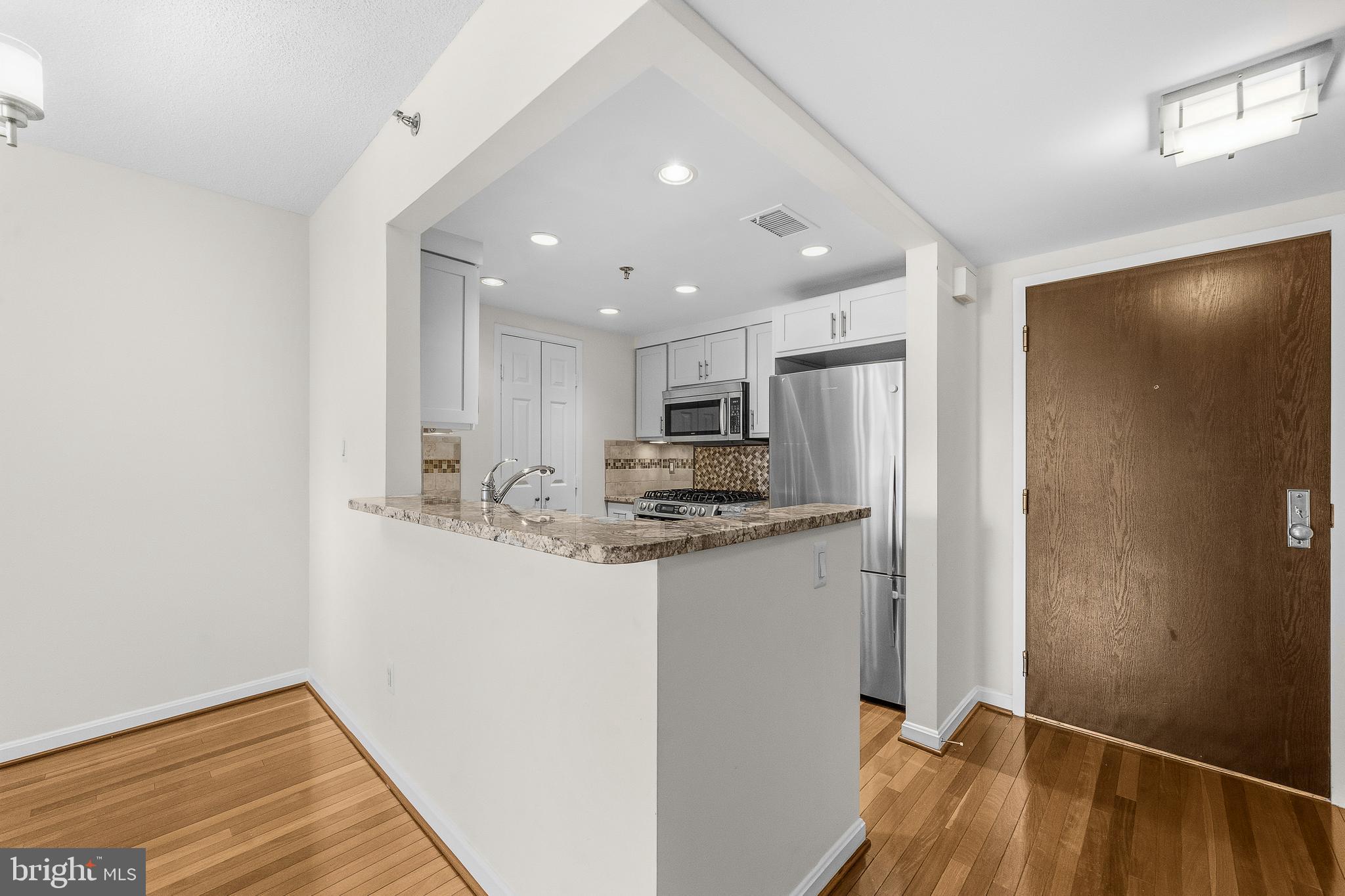 THE CHRISTOPHER - Residential