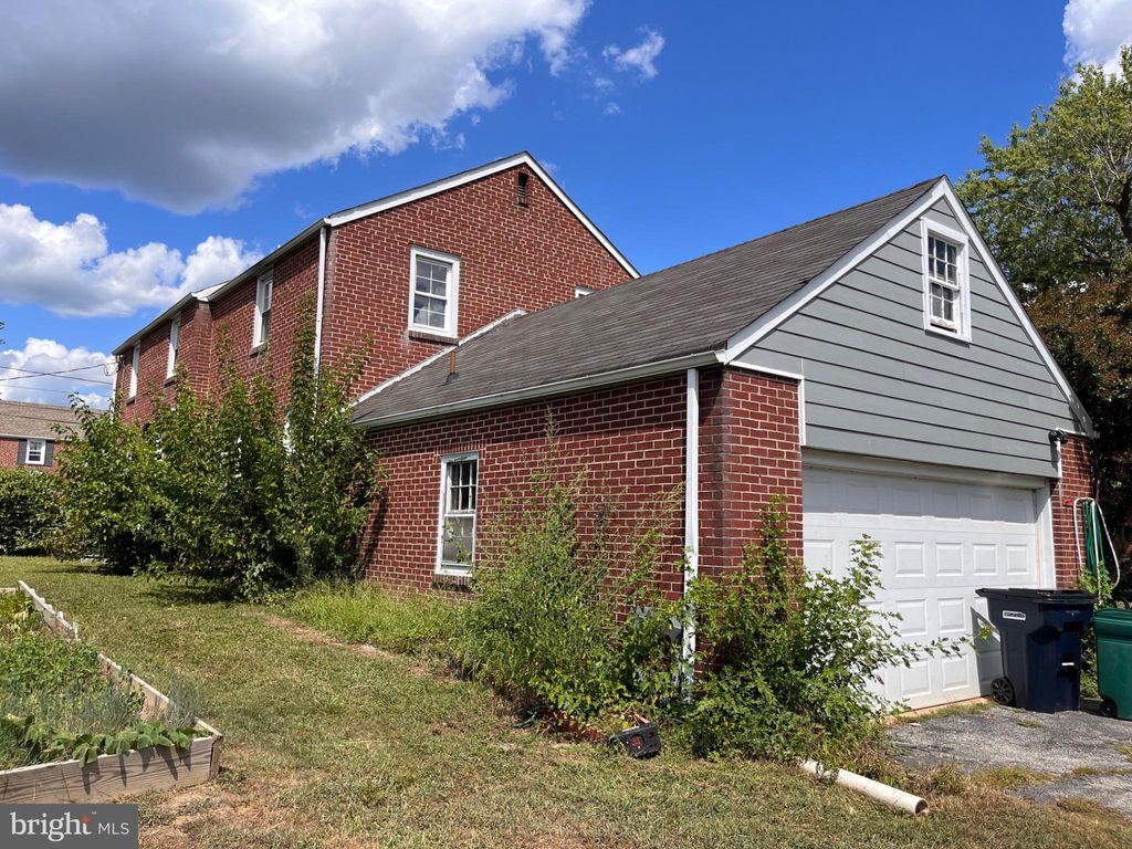 Photo of 405 N Augustine Street, NEWPORT, DE 19804 (MLS # DENC2092356)