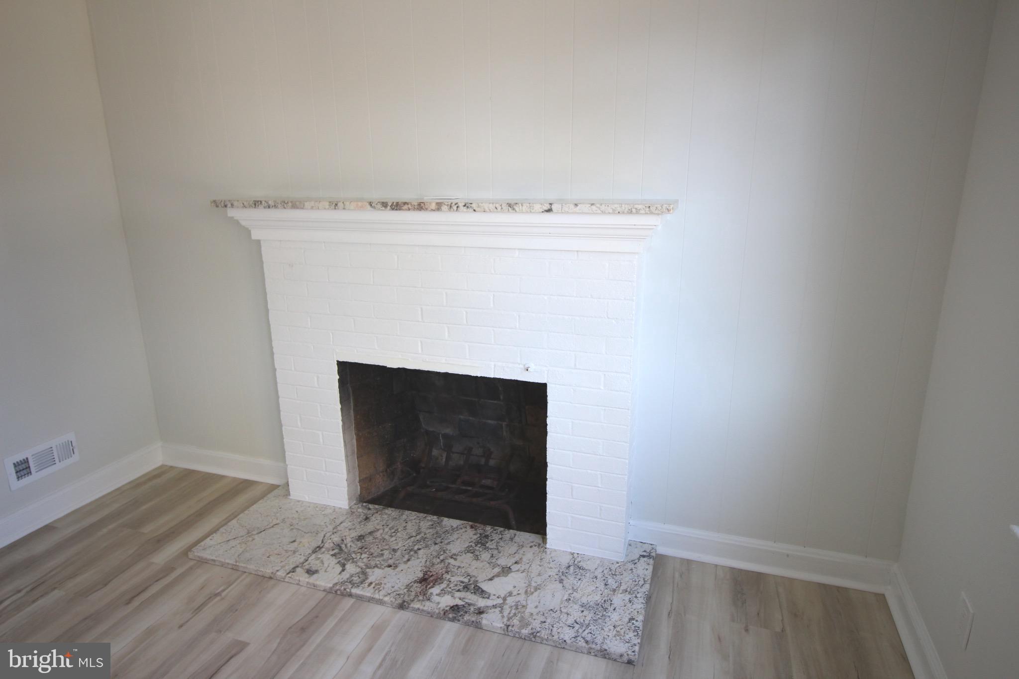 405 N AUGUSTINE STREET