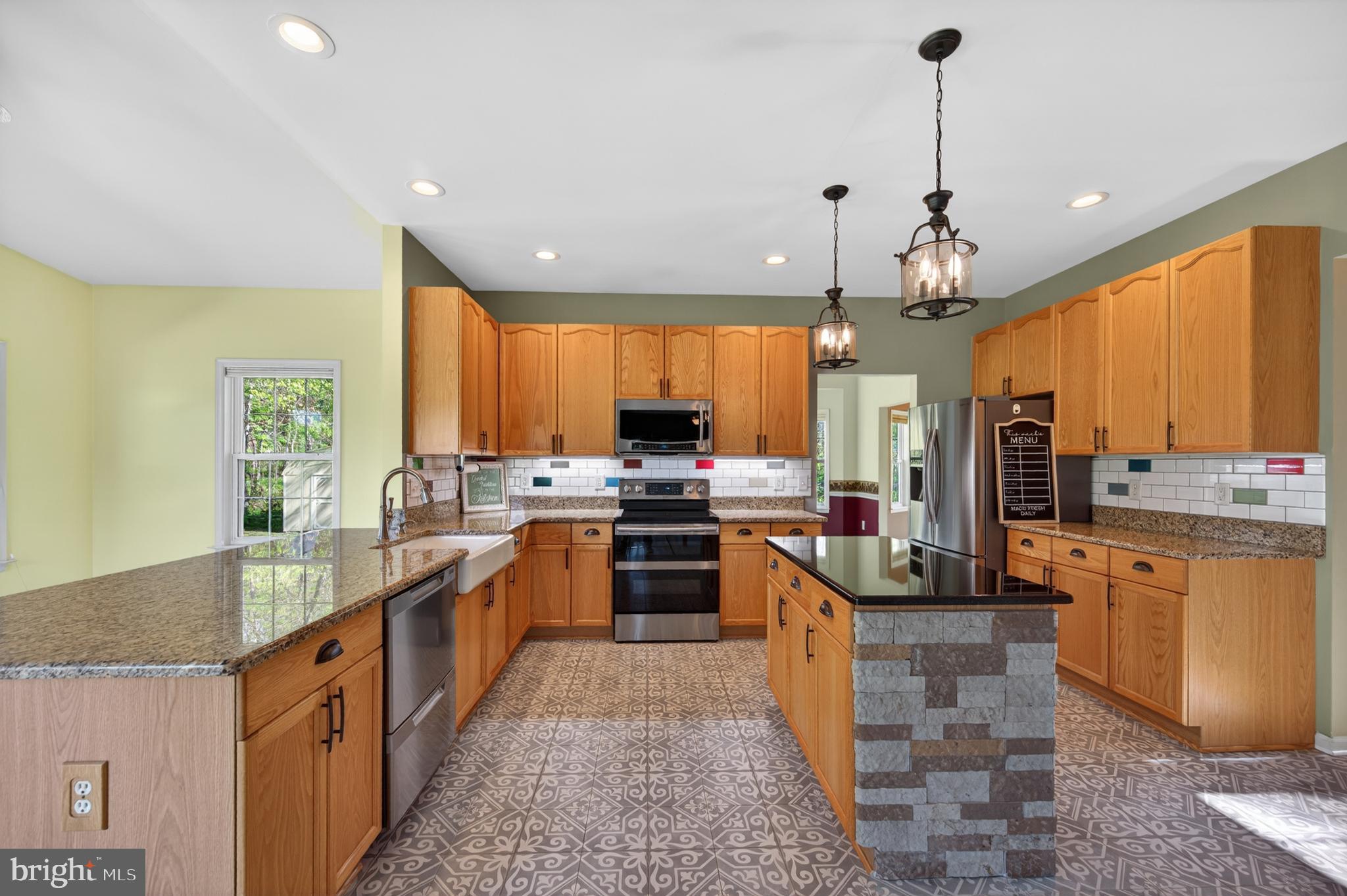 FIELDSTONE - Residential