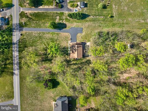 Tiny photo for 983 Files Cross Road, MARTINSBURG, WV 25404 (MLS # WVBE2050948)