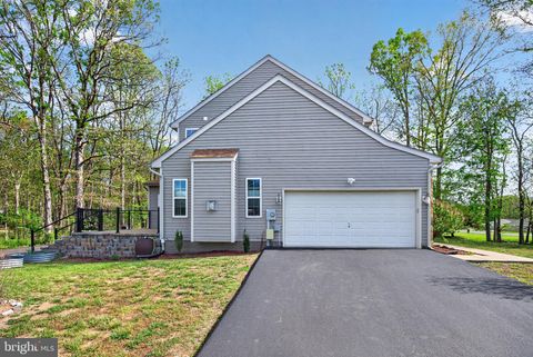 Tiny photo for 983 Files Cross Road, MARTINSBURG, WV 25404 (MLS # WVBE2050948)