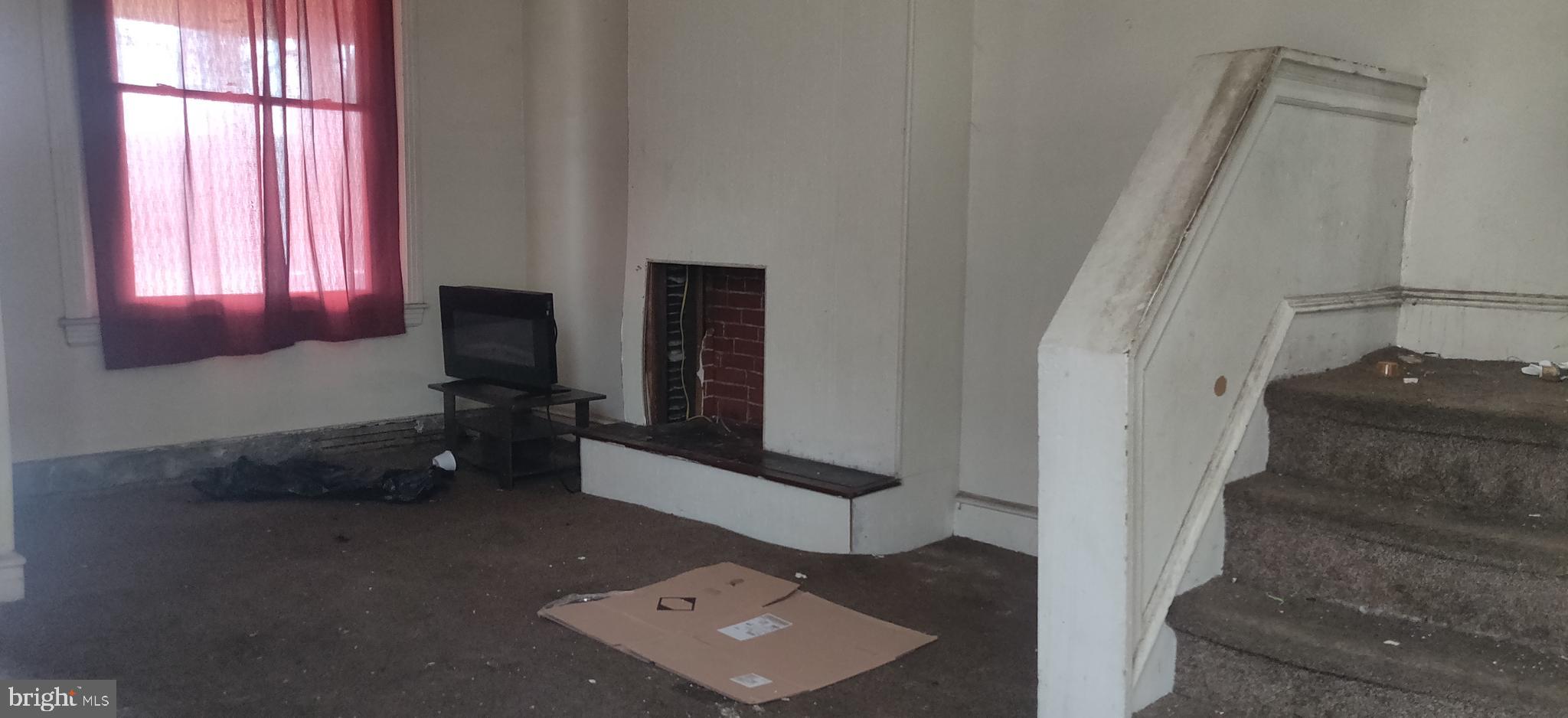 STRAWBERRY MANSION - Residential