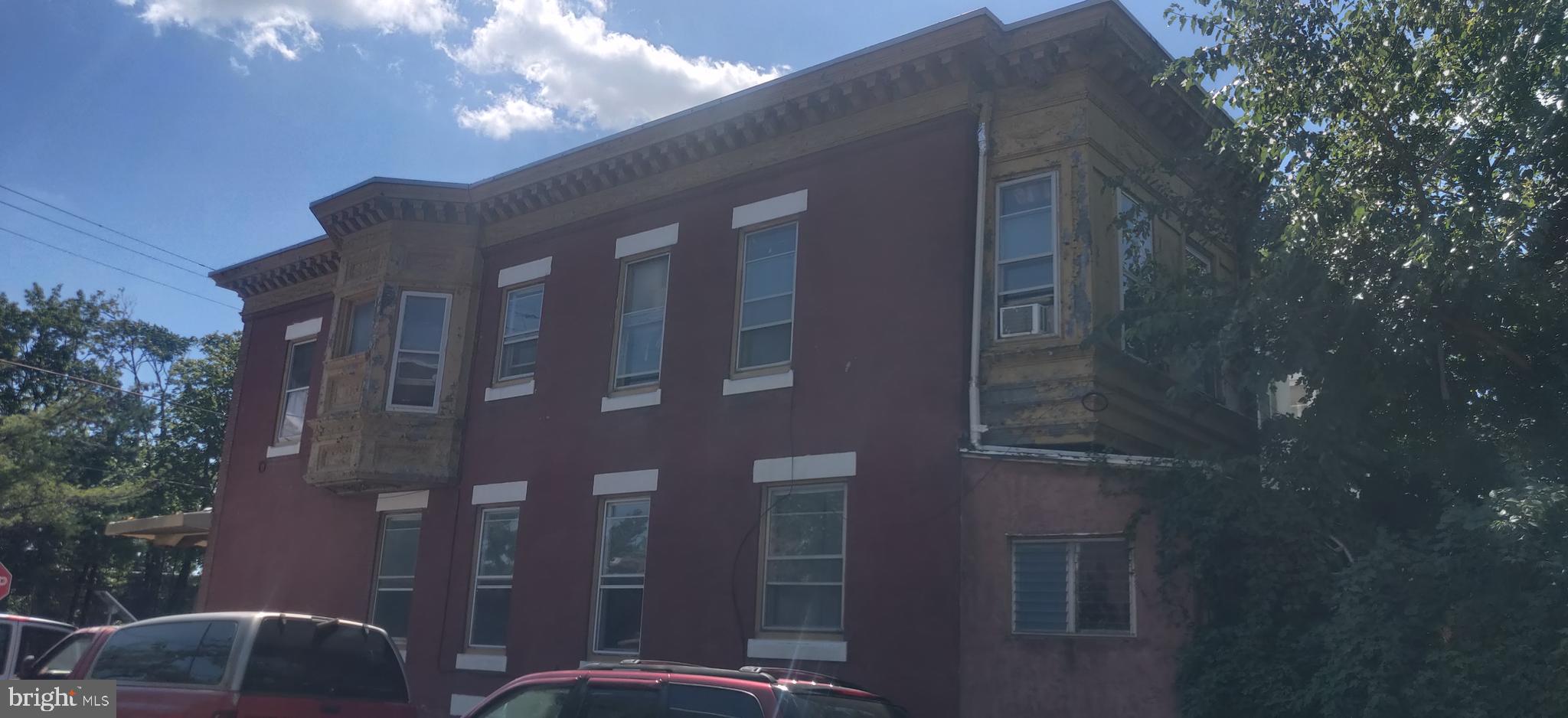 STRAWBERRY MANSION - Residential