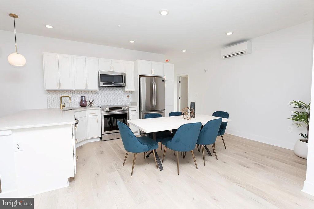 Photo of 1617 Eastern Avenue #206, BALTIMORE, MD 21231 (MLS # MDBA2185978)