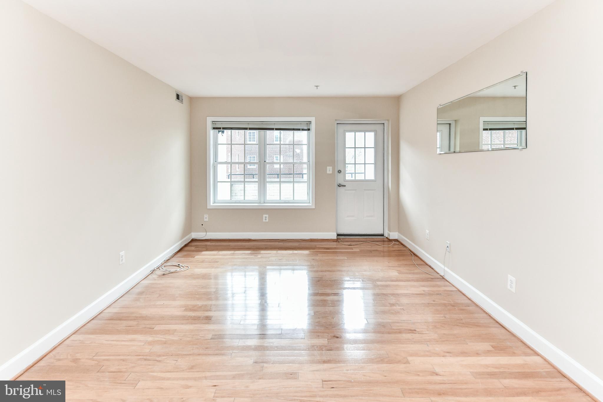 GATEHOUSE CONDOMINIUM - Residential Lease