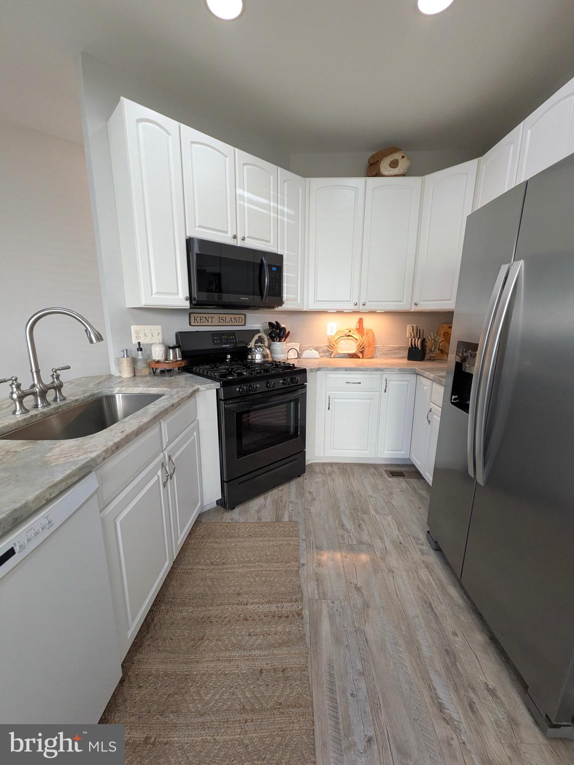 CLAYBORNE WOODS - Residential