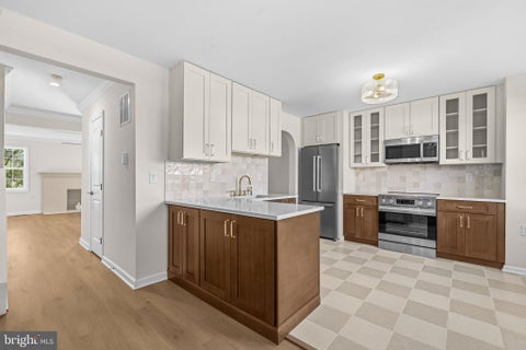 Photo of 117 Davis Avenue SW, LEESBURG, VA 20175 (MLS # VALO2137236)