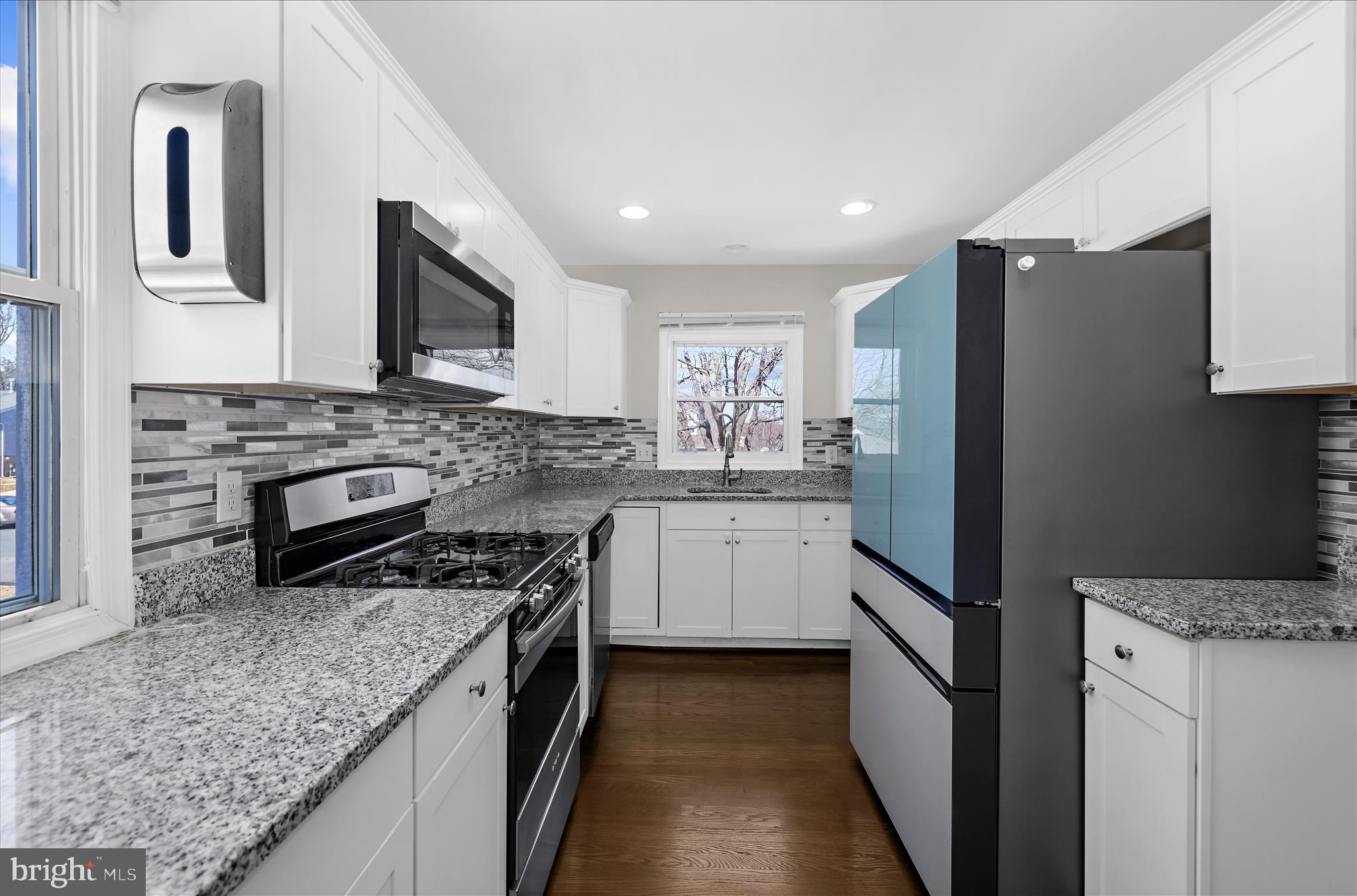 THE HIGHLANDS - Residential