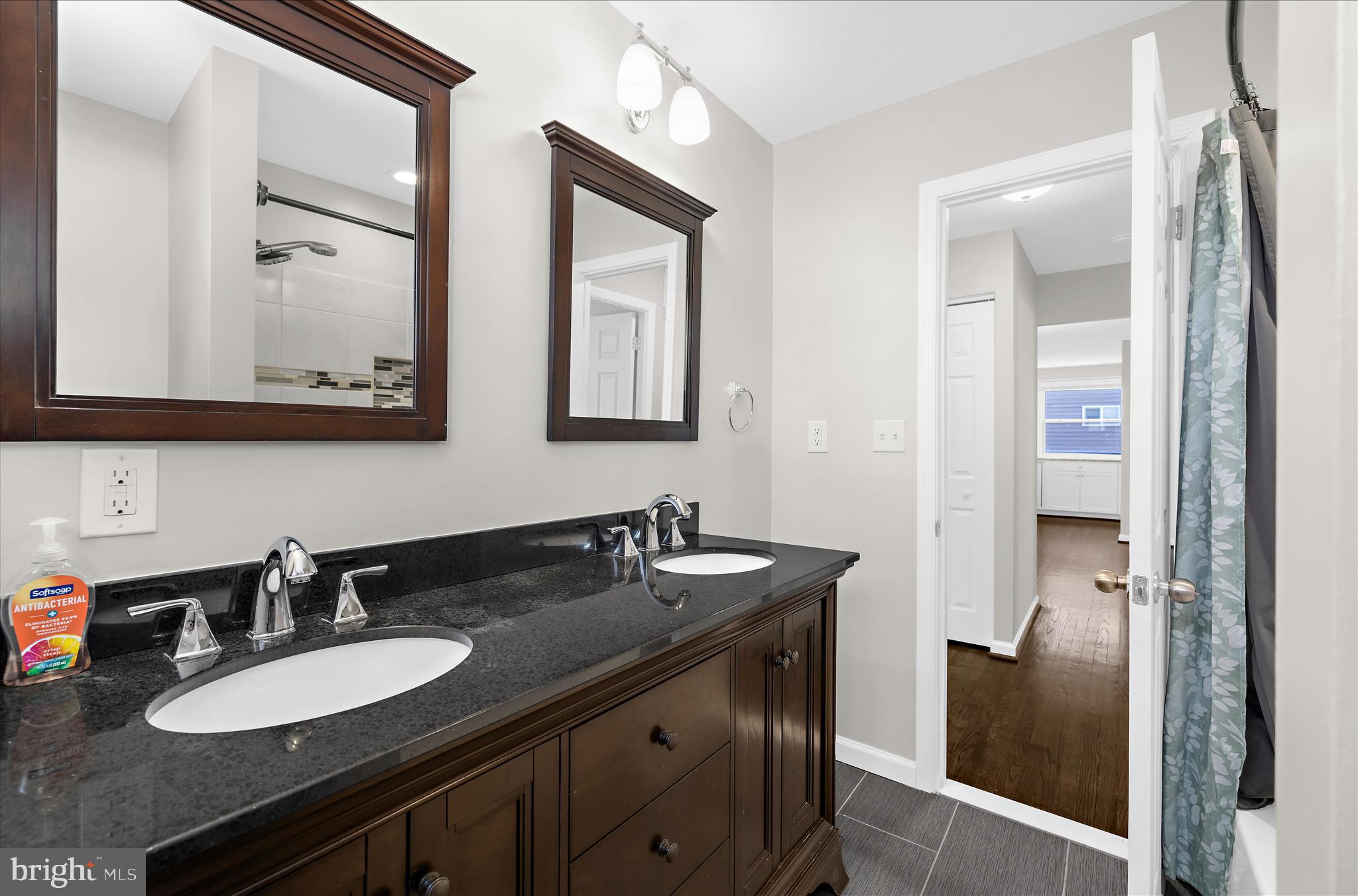 THE HIGHLANDS - Residential