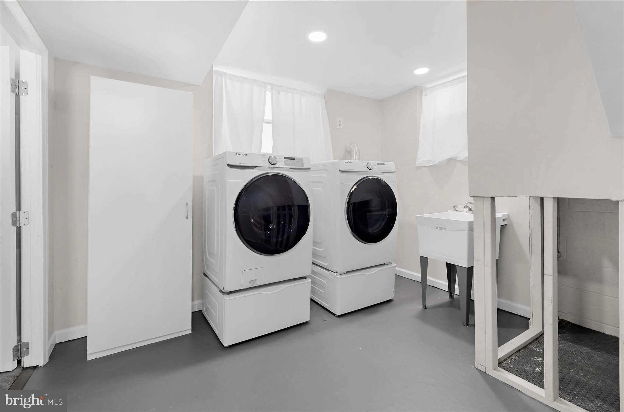 THE HIGHLANDS - Residential