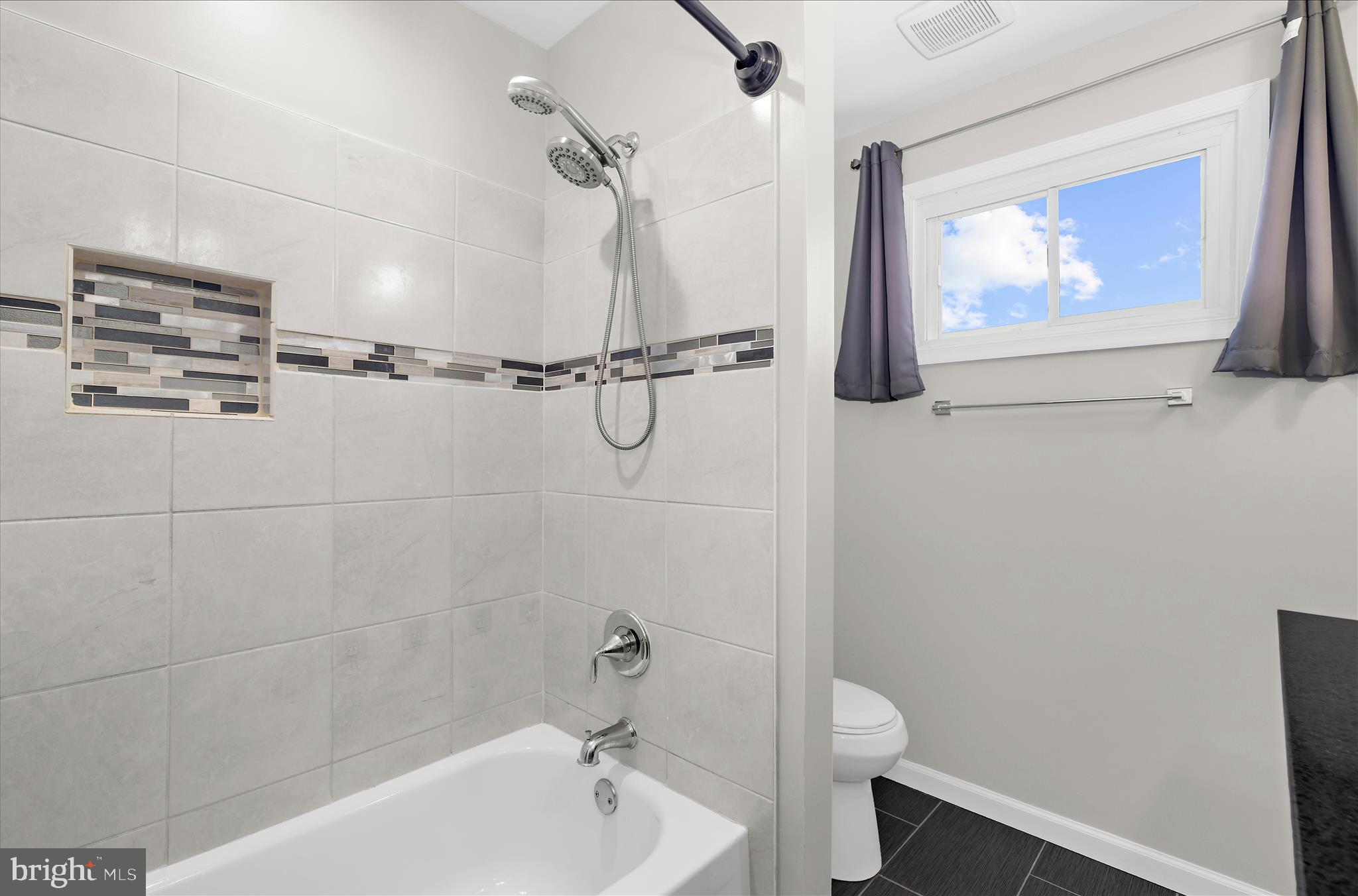 THE HIGHLANDS - Residential