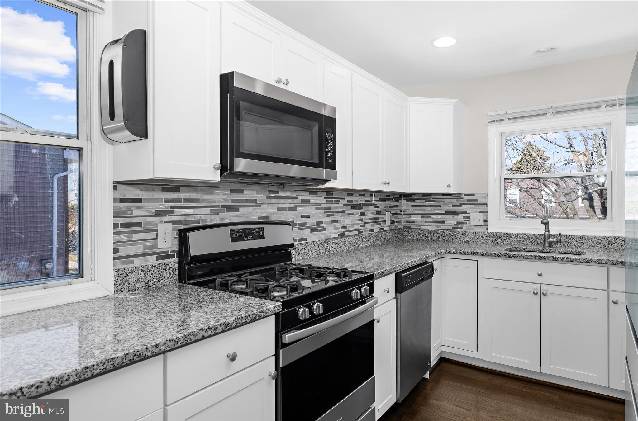 THE HIGHLANDS - Residential