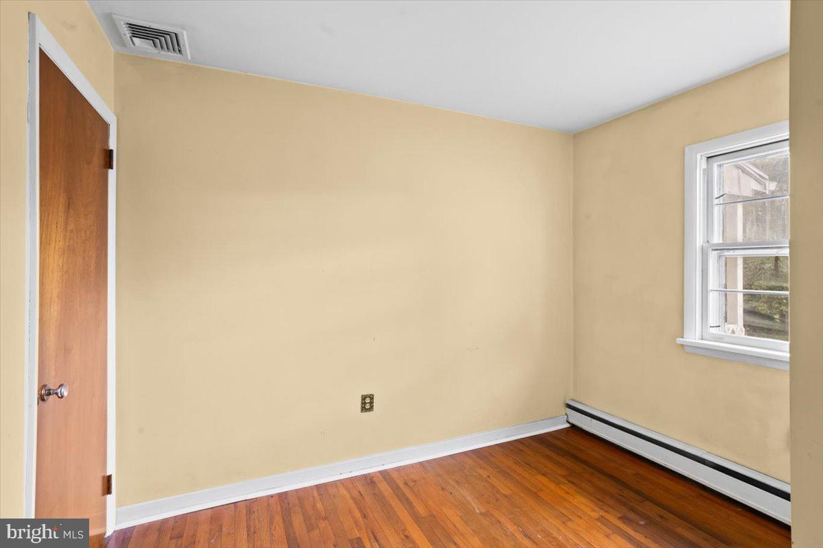 MIDDLETOWN - Residential